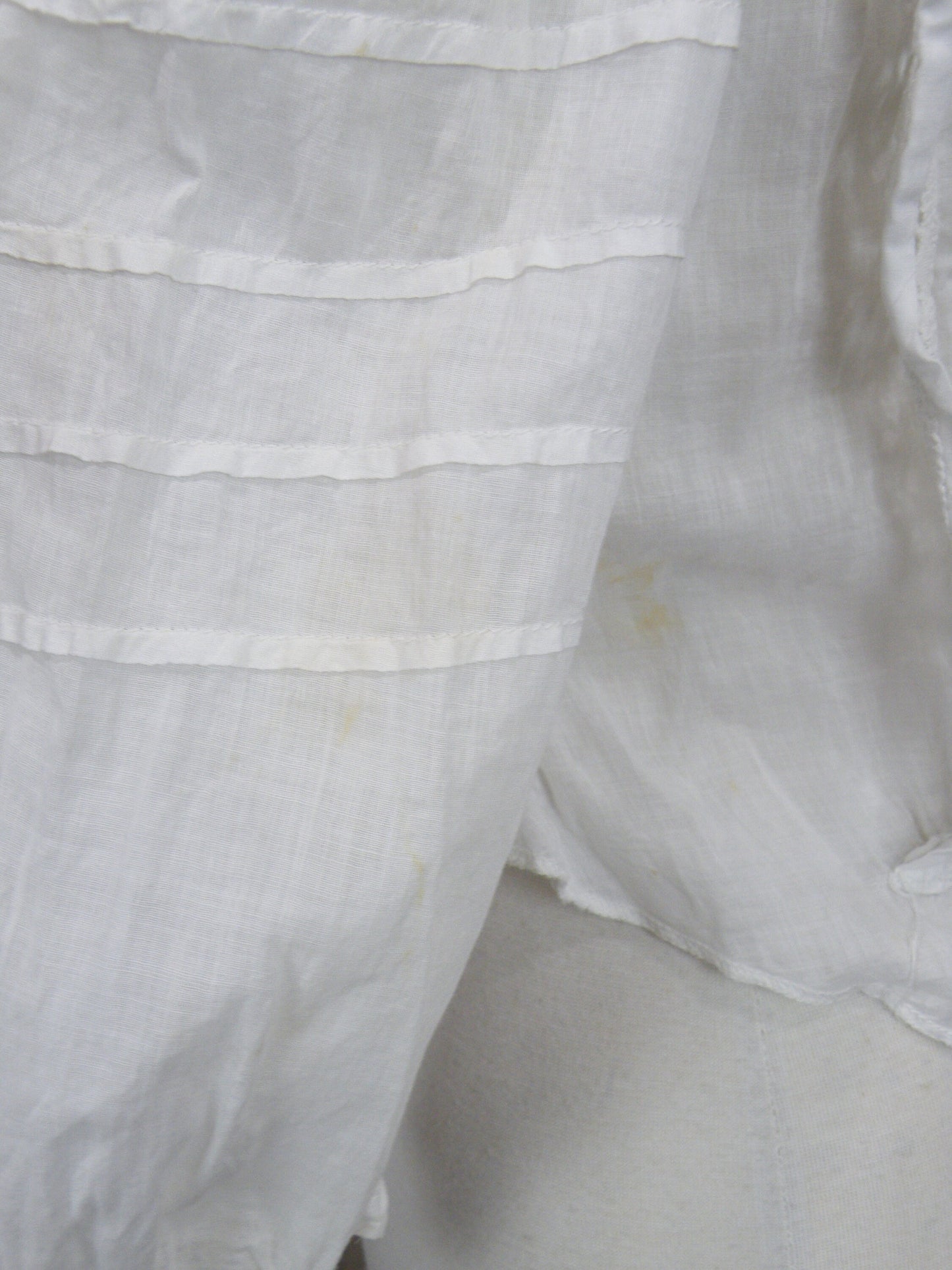 Antique 1900s Edwardian White Cotton Lace Blouse with Embroidered Eyelet Cutouts & Ribbon, S/M