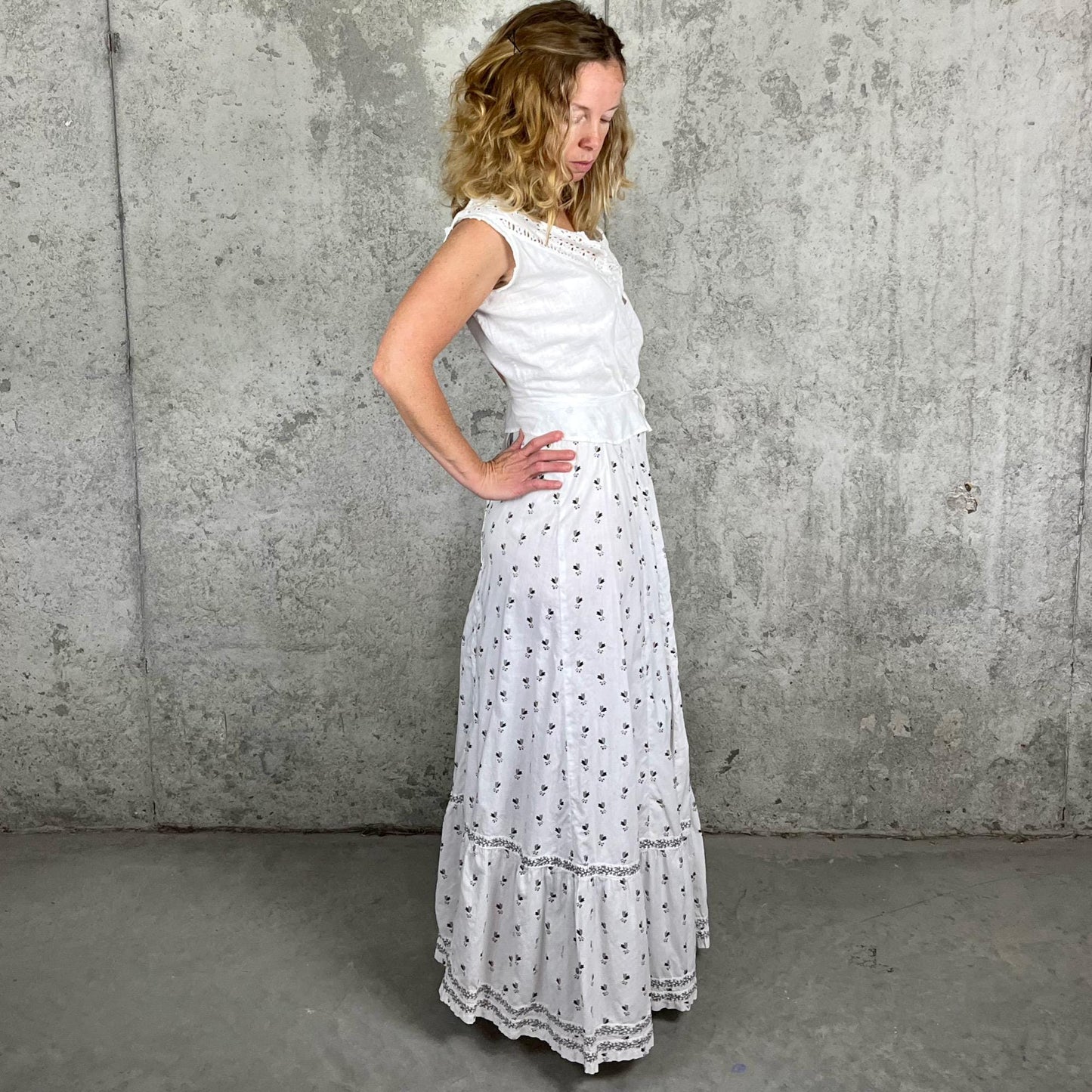 Antique 1900s Edwardian Floral Cotton Walking Skirt, Black & Gray Tulip Print, XS–S