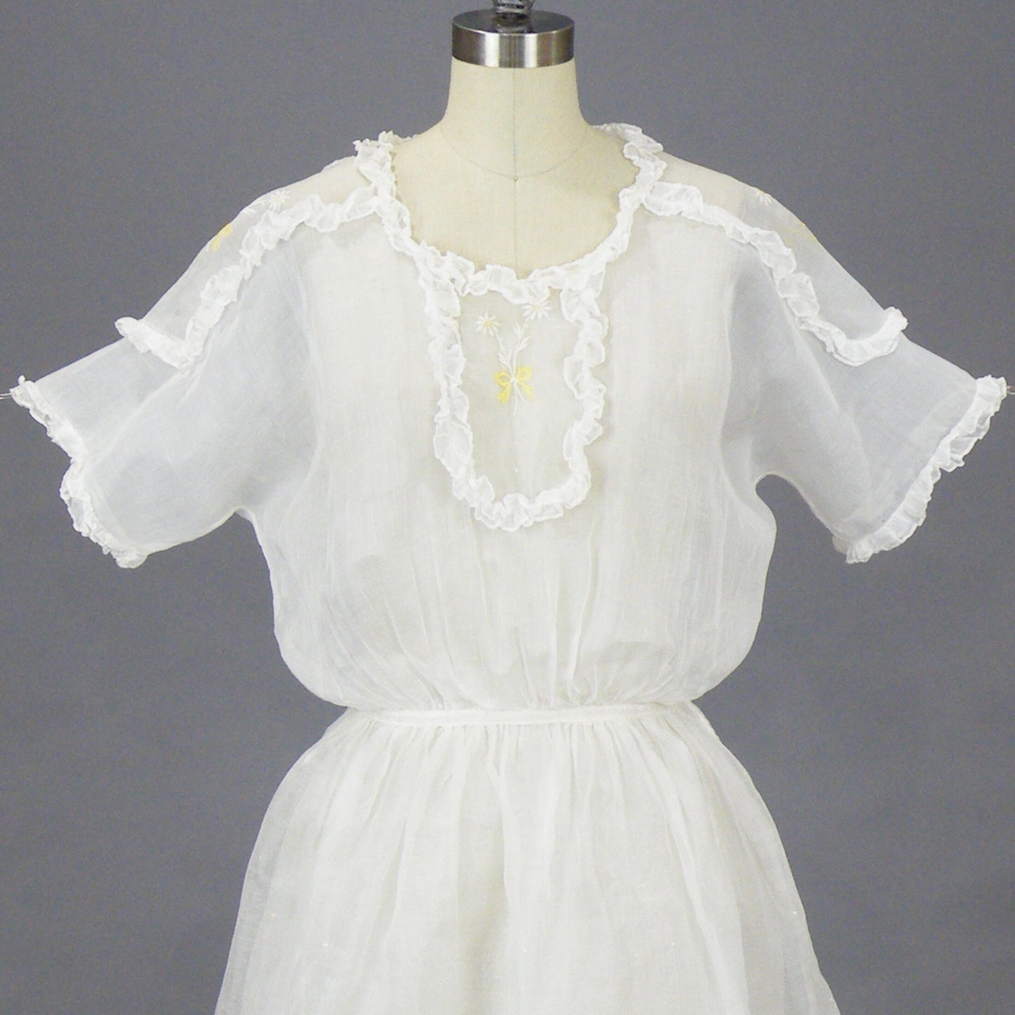 Antique Late 1910s–1920s White Embroidered Organdy Summer Dress, 2-Piece, XS 25" Waist