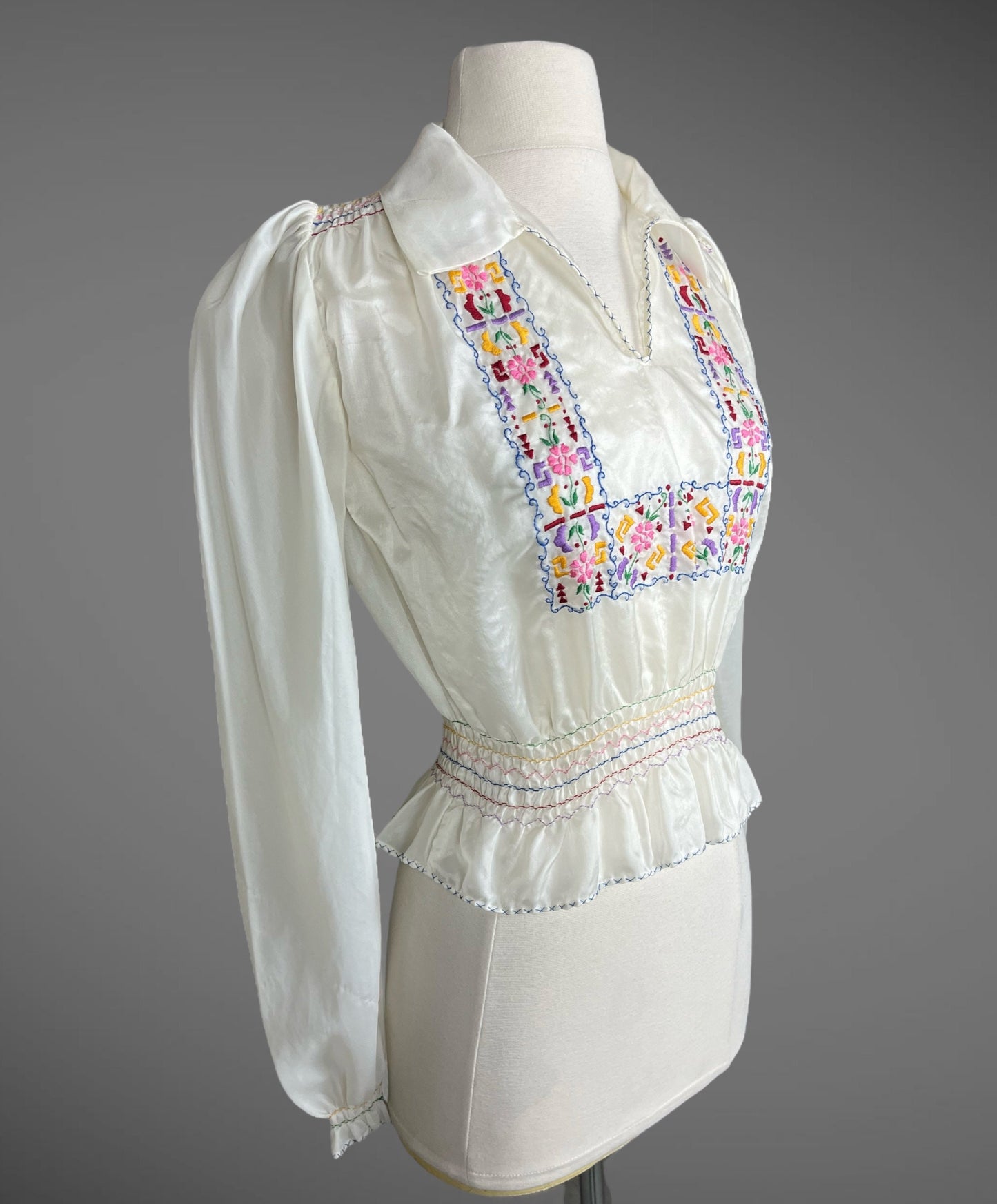 Vintage 1940s Embroidered Peasant Blouse, Parachute-Style Hungarian Folk Top, Small