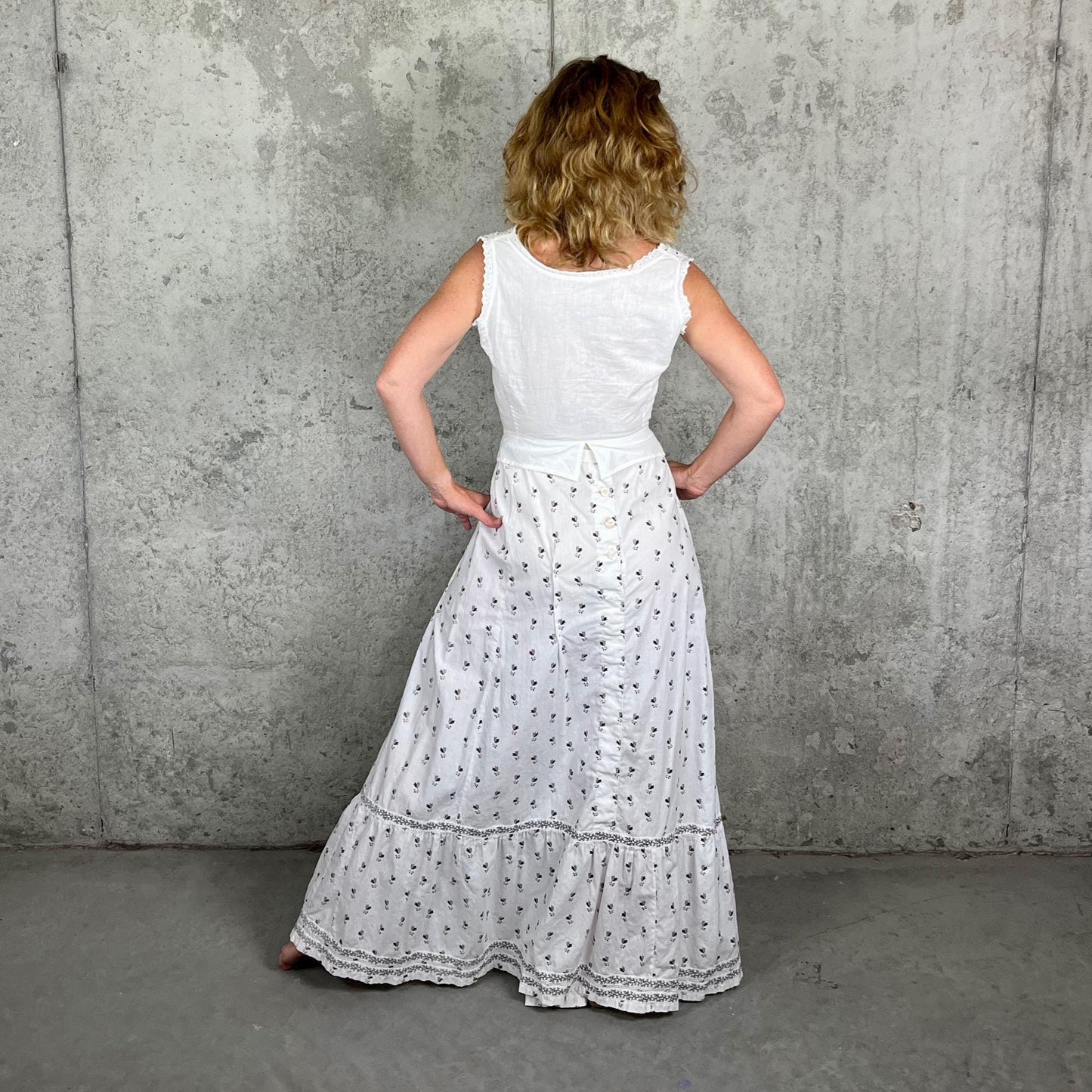 Antique 1900s Edwardian Floral Cotton Walking Skirt, Black & Gray Tulip Print, XS–S