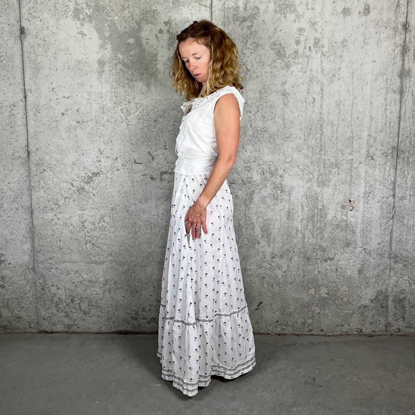 Antique 1900s Edwardian Floral Cotton Walking Skirt, Black & Gray Tulip Print, XS–S