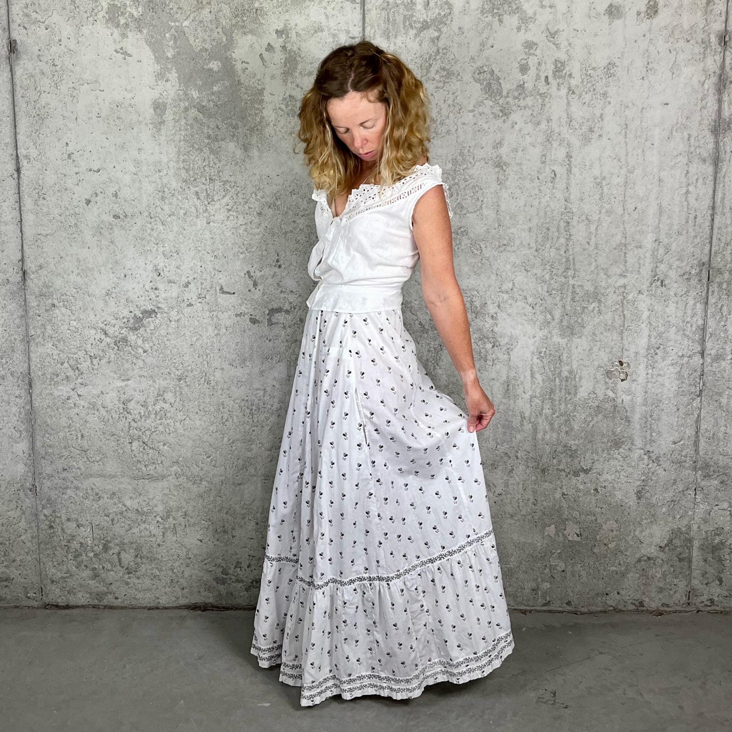 Antique 1900s Edwardian Floral Cotton Walking Skirt, Black & Gray Tulip Print, XS–S