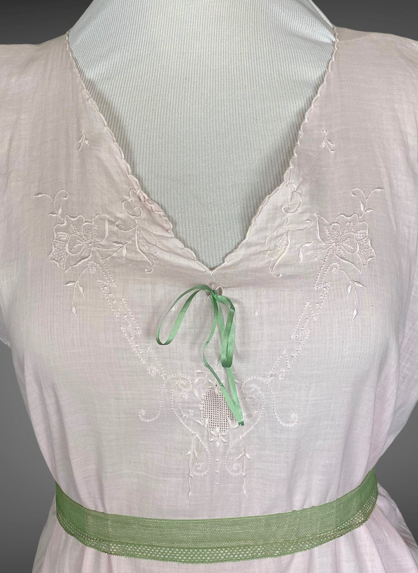 Antique Edwardian 1900s–1910s Pink Cotton Embroidered Nightgown, Large–XL 47" Bust