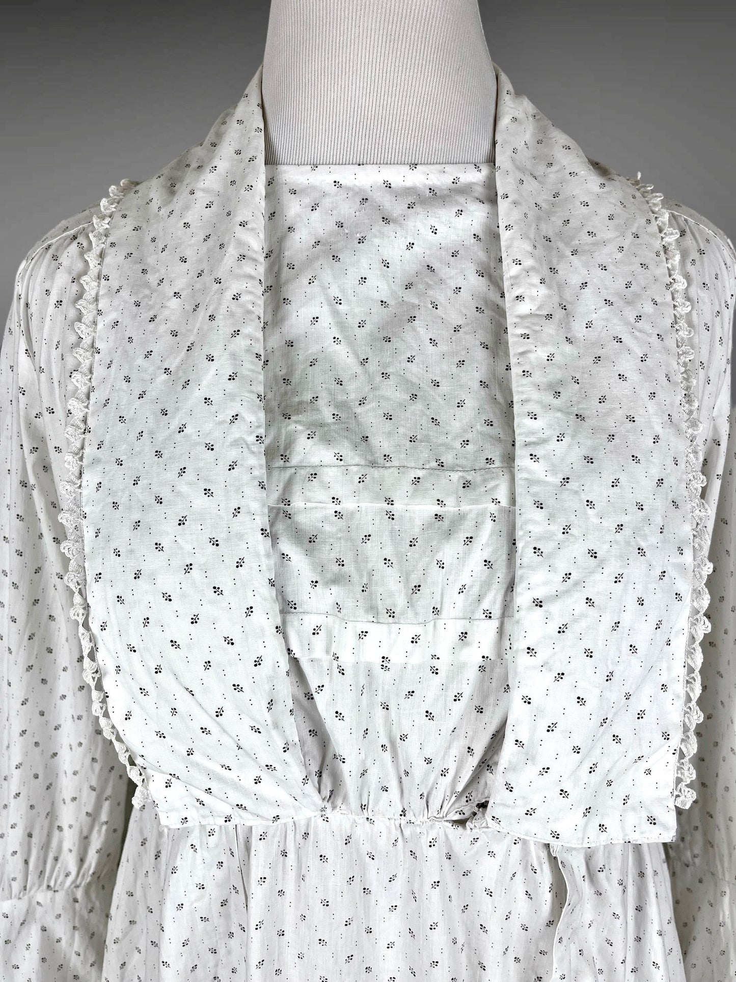 Antique White Calico Dress, 1910s Cotton Day Dress, Size Large