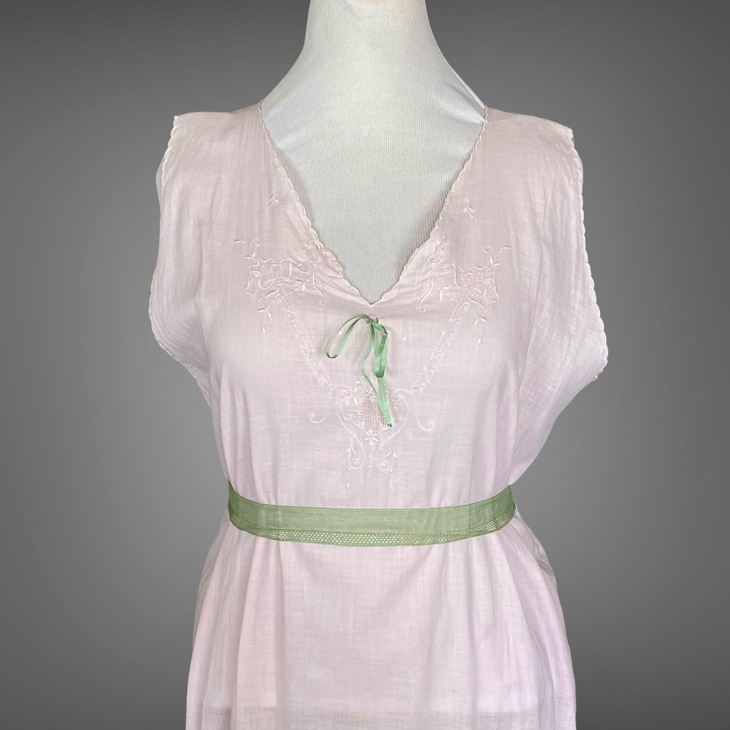 Antique Edwardian 1900s–1910s Pink Cotton Embroidered Nightgown, Large–XL 47" Bust