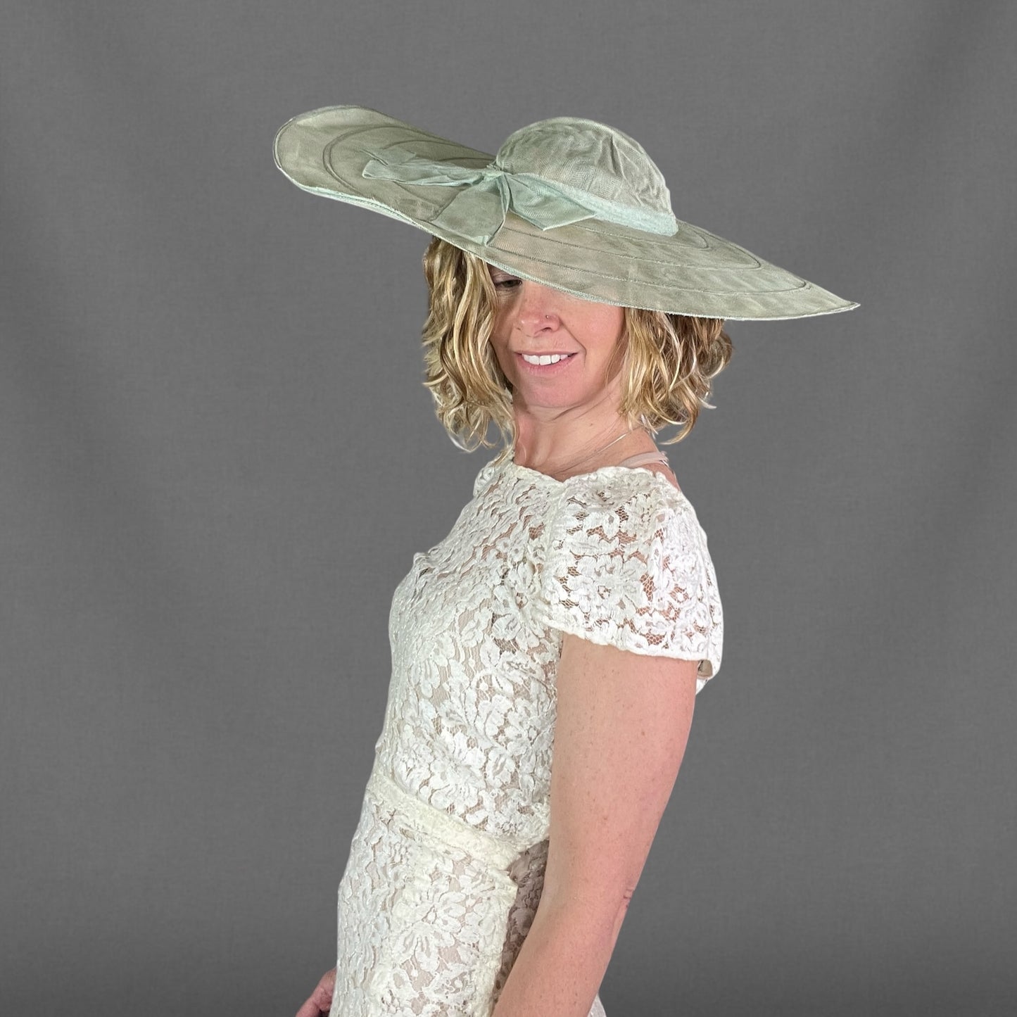 Vintage 1930s Young Quinlan Seafoam Green Net Mesh Wide Brim Picture Hat