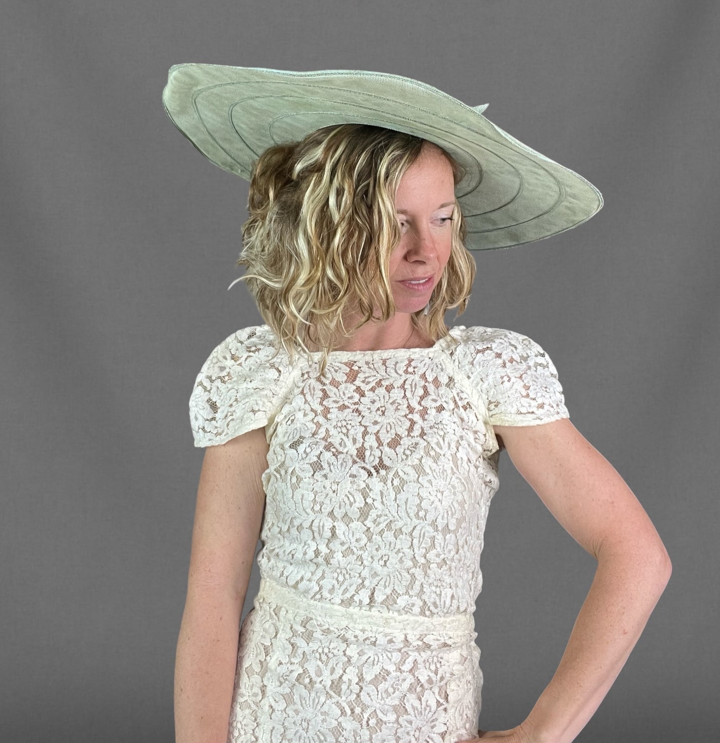 Vintage 1930s Young Quinlan Seafoam Green Net Mesh Wide Brim Picture Hat