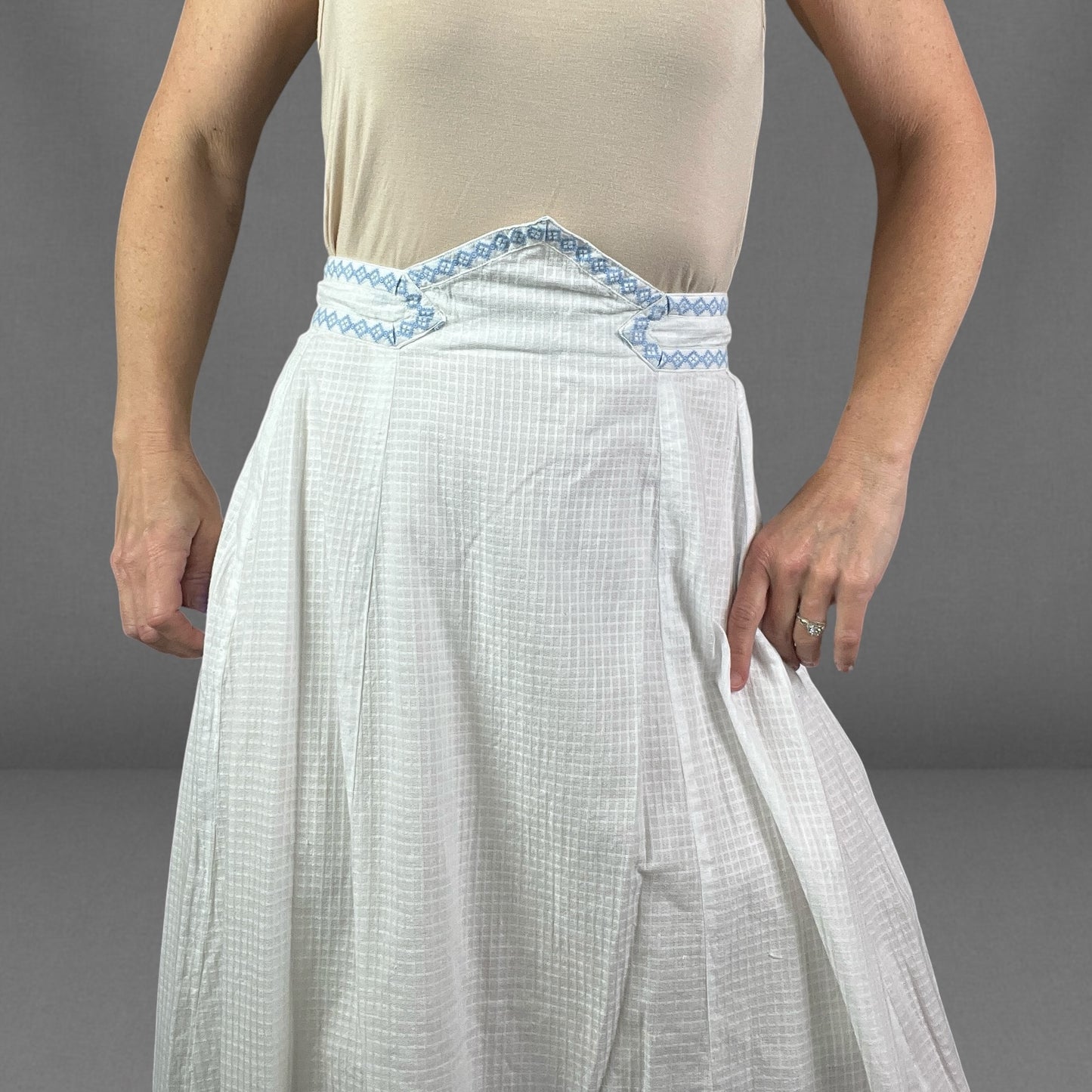 Antique Edwardian Gibson Girl White Cotton Windowpane 2-Piece Blouse & Skirt Set c. 1900s