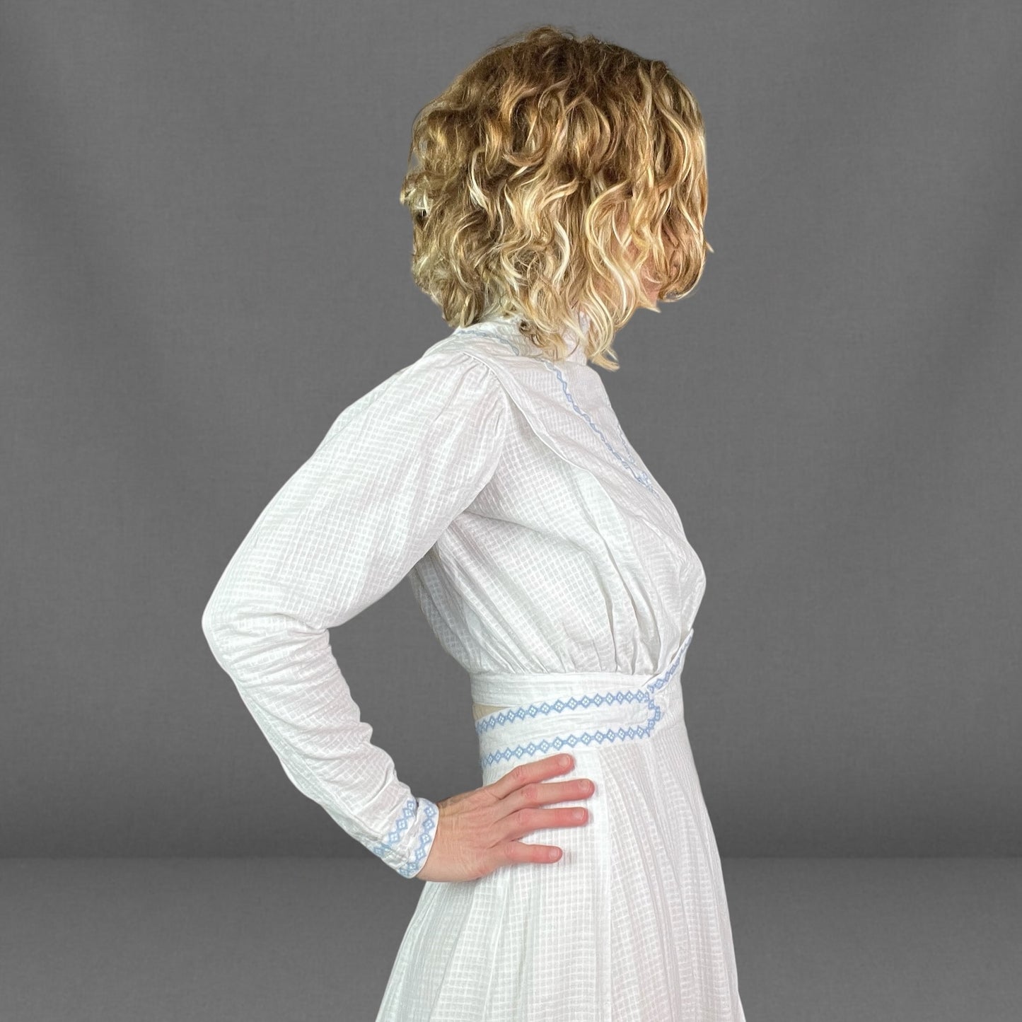Antique Edwardian Gibson Girl White Cotton Windowpane 2-Piece Blouse & Skirt Set c. 1900s