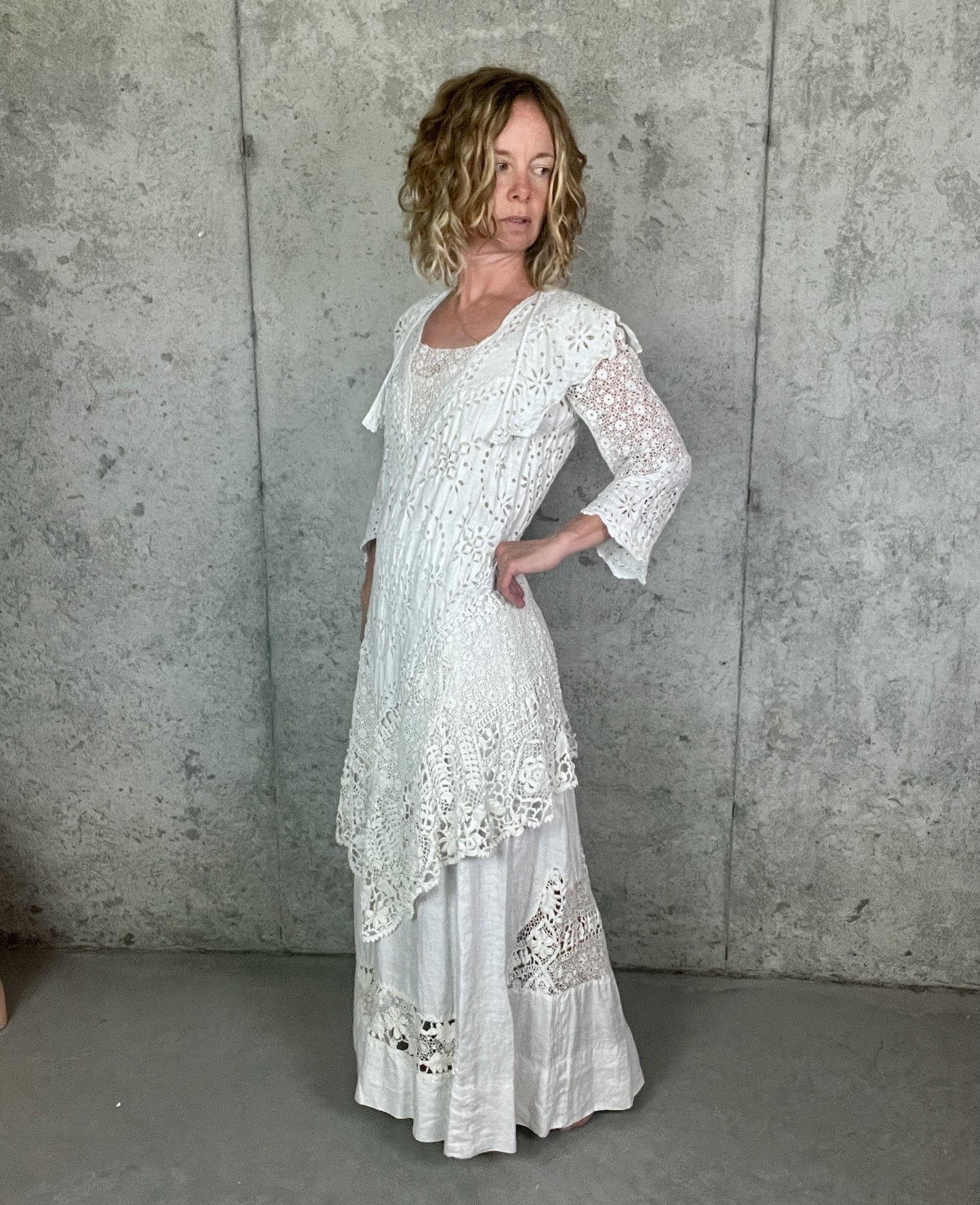 Antique Edwardian c.1910–1915 White Linen Dress with Irish Crochet Lace & Floral Cutwork