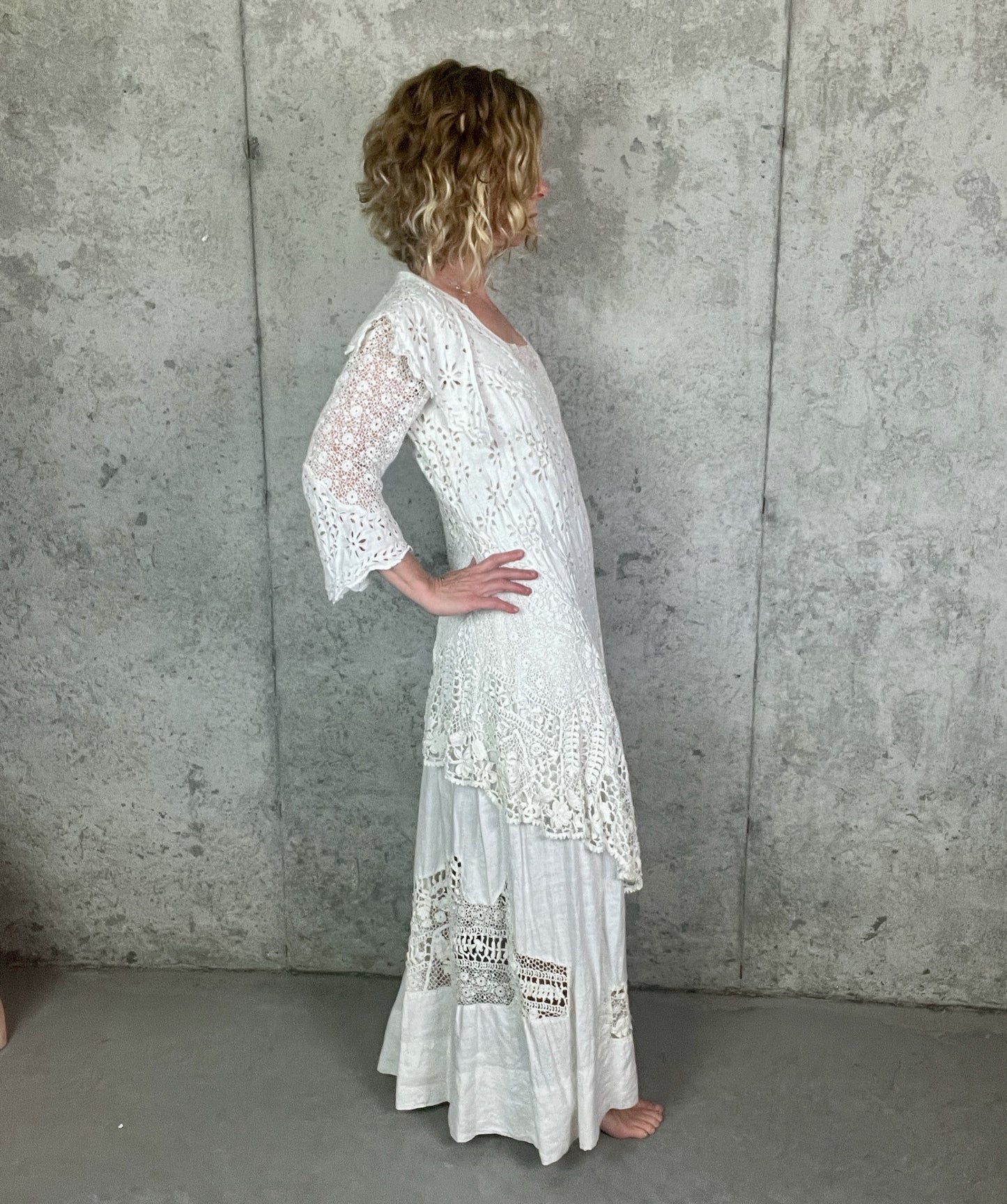 Antique Edwardian c.1910–1915 White Linen Dress with Irish Crochet Lace & Floral Cutwork
