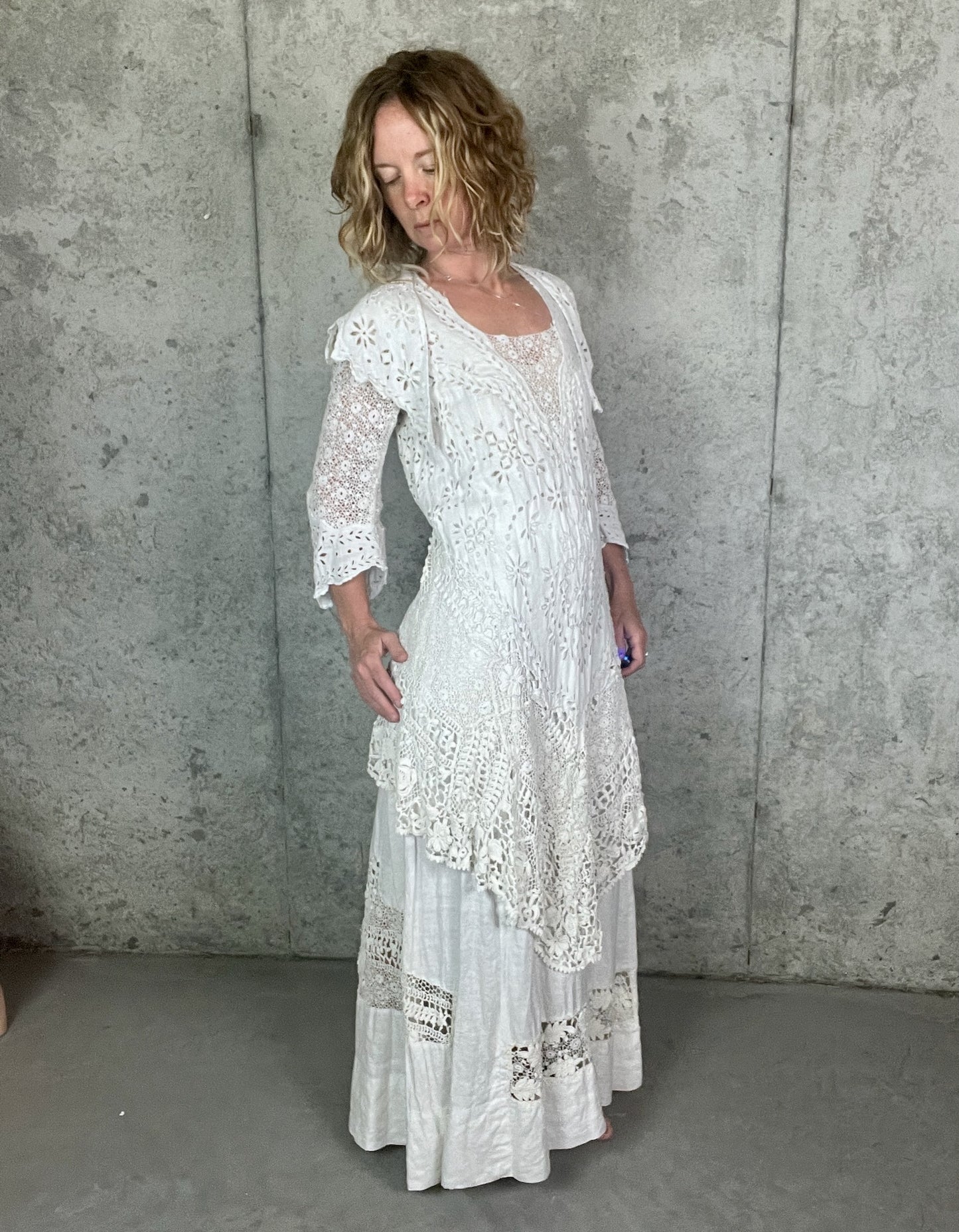 Antique Edwardian c.1910–1915 White Linen Dress with Irish Crochet Lace & Floral Cutwork