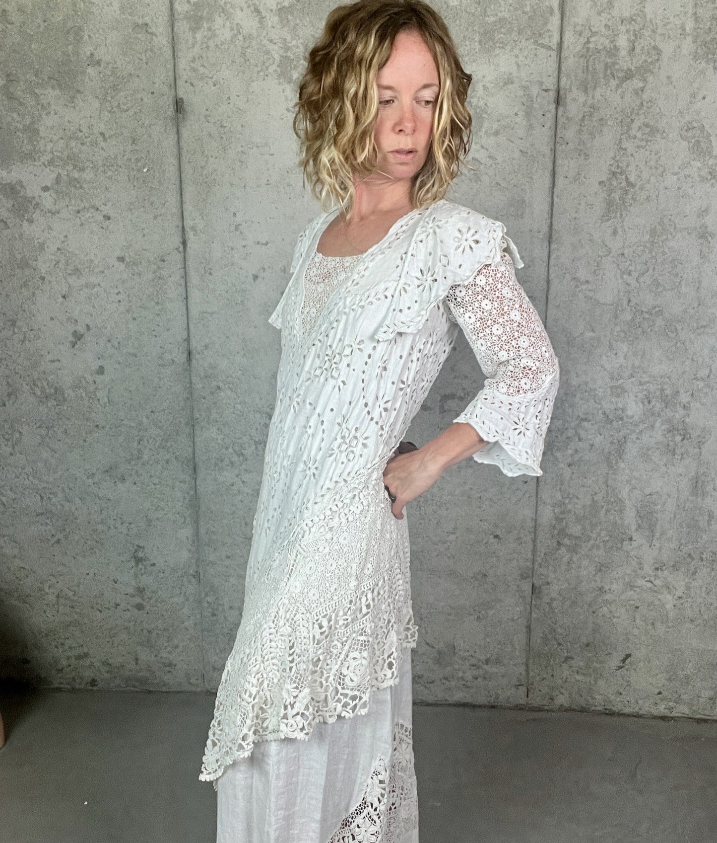 Antique Edwardian c.1910–1915 White Linen Dress with Irish Crochet Lace & Floral Cutwork