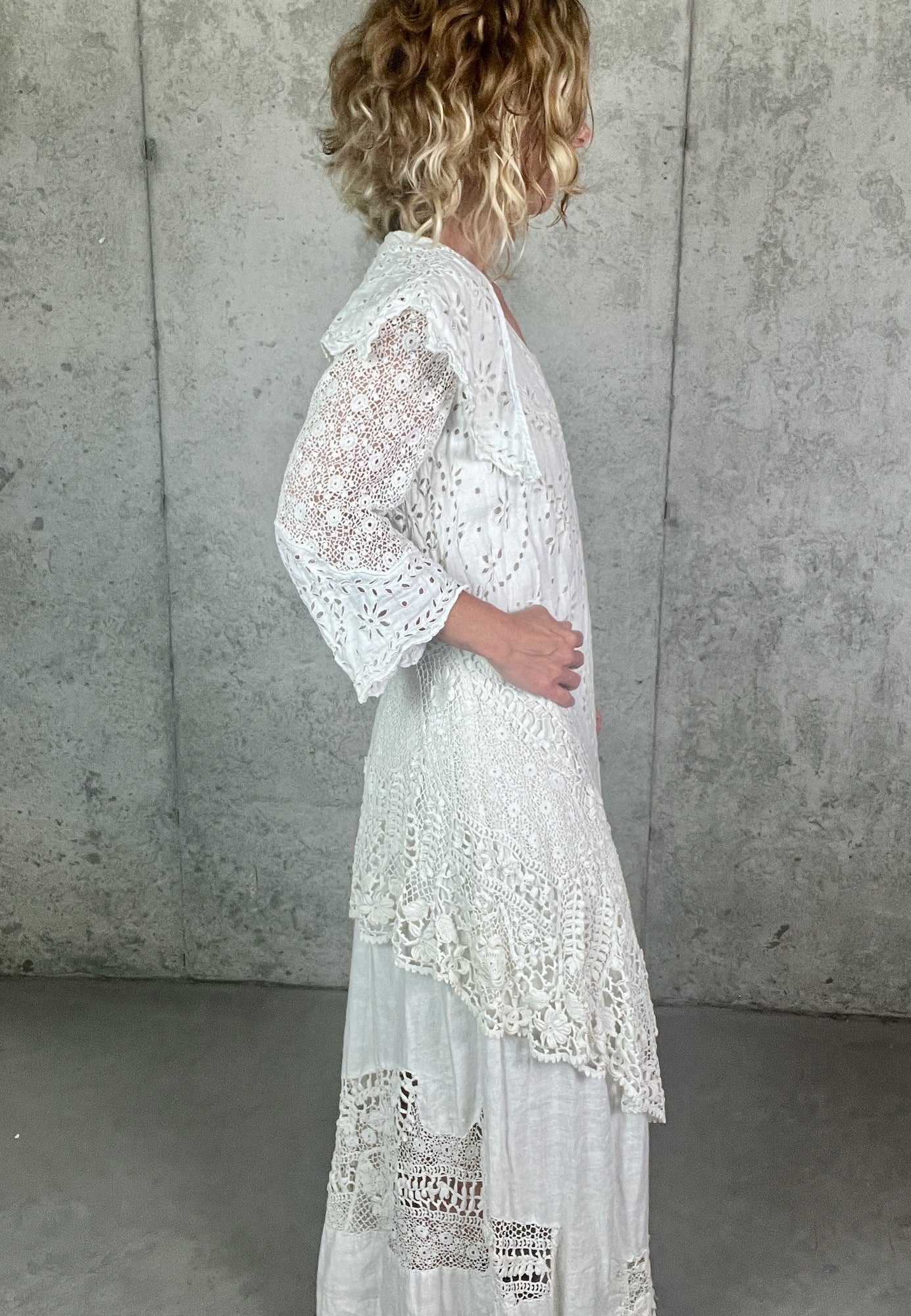 Antique Edwardian c.1910–1915 White Linen Dress with Irish Crochet Lace & Floral Cutwork