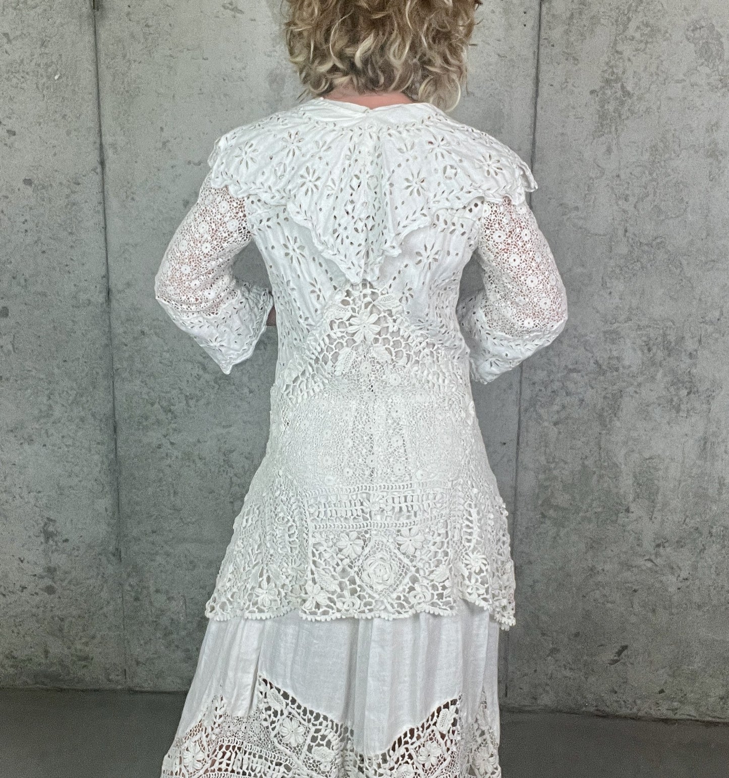 Antique Edwardian c.1910–1915 White Linen Dress with Irish Crochet Lace & Floral Cutwork