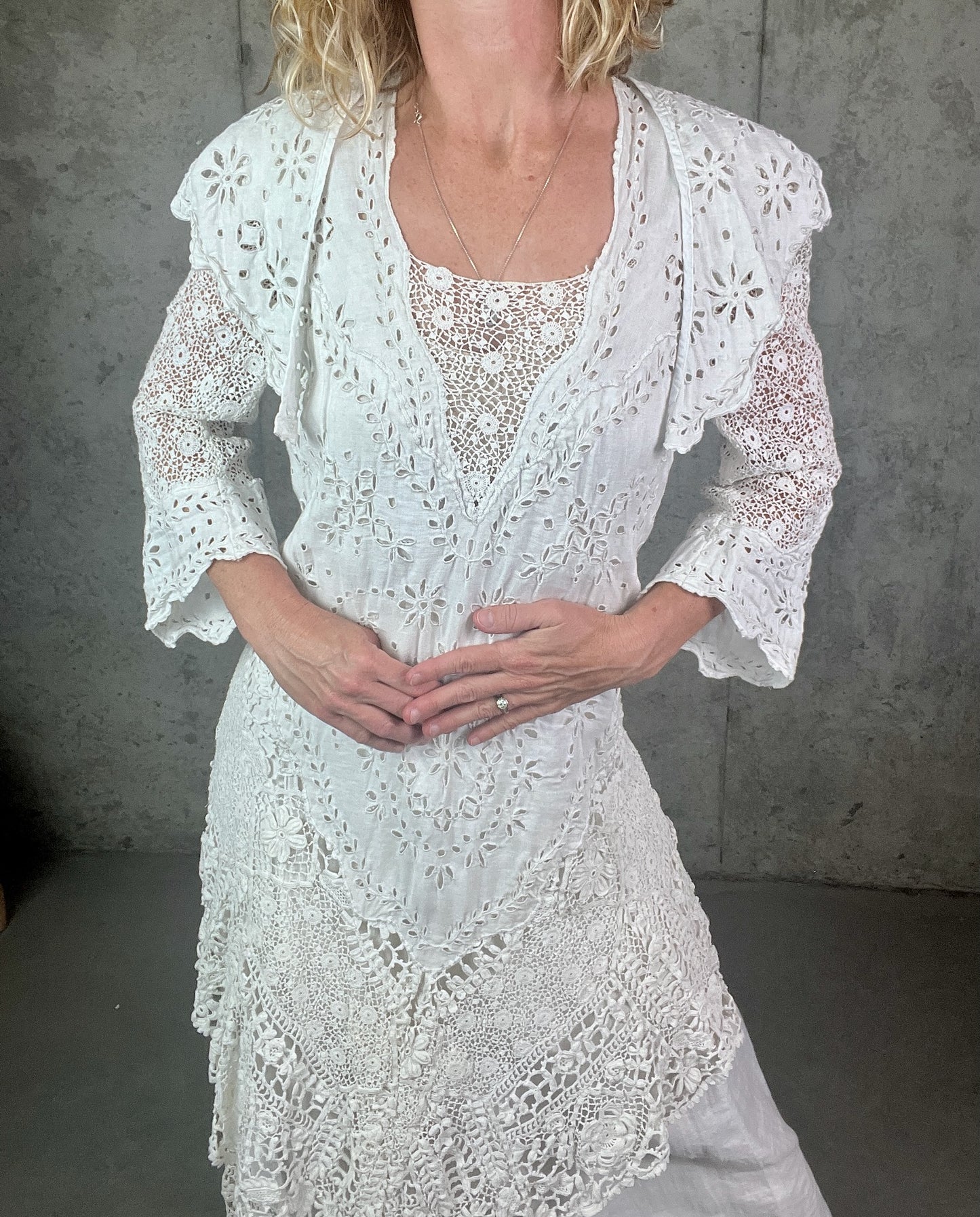 Antique Edwardian c.1910–1915 White Linen Dress with Irish Crochet Lace & Floral Cutwork