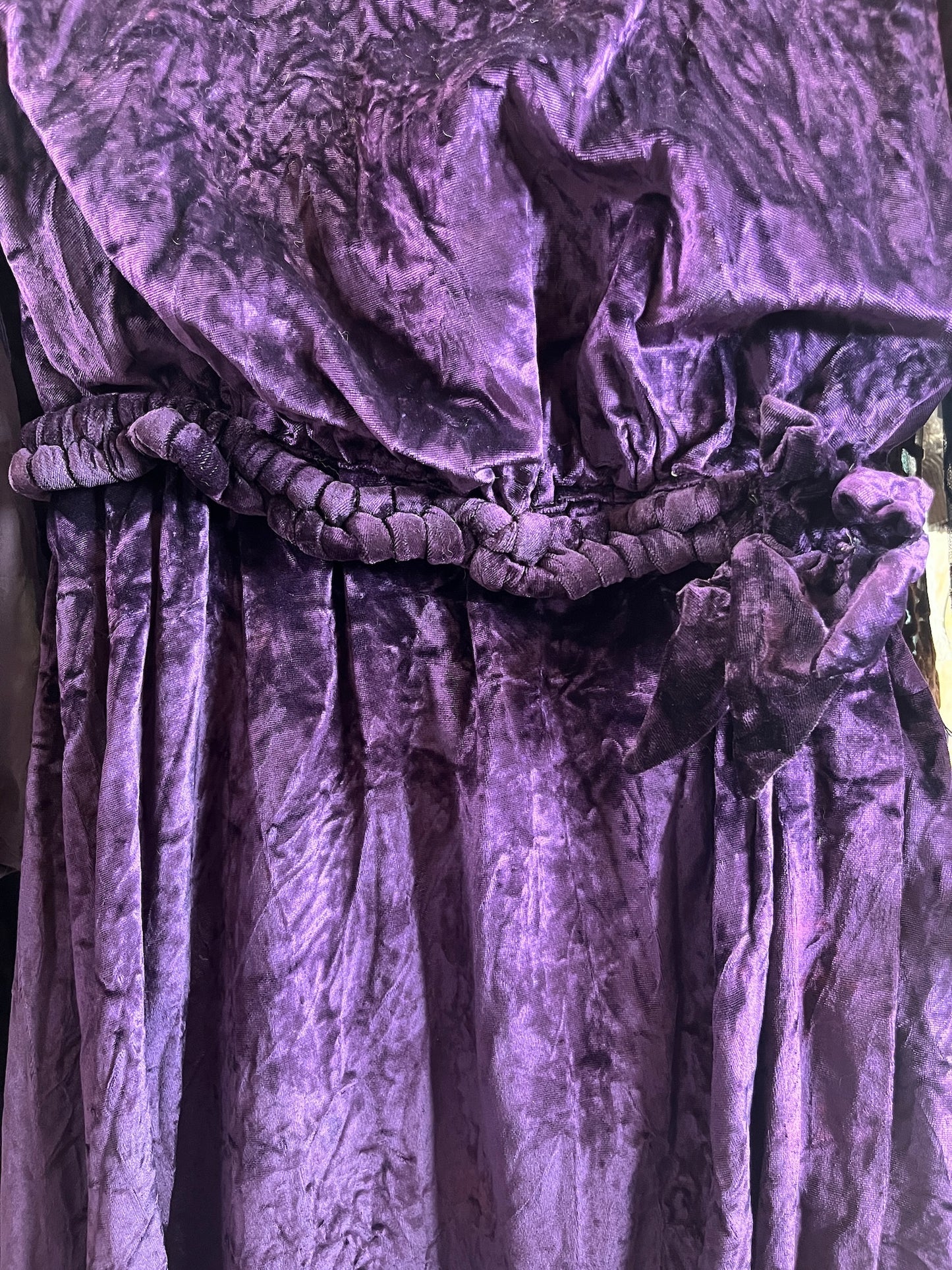 Close-up or braided waistband