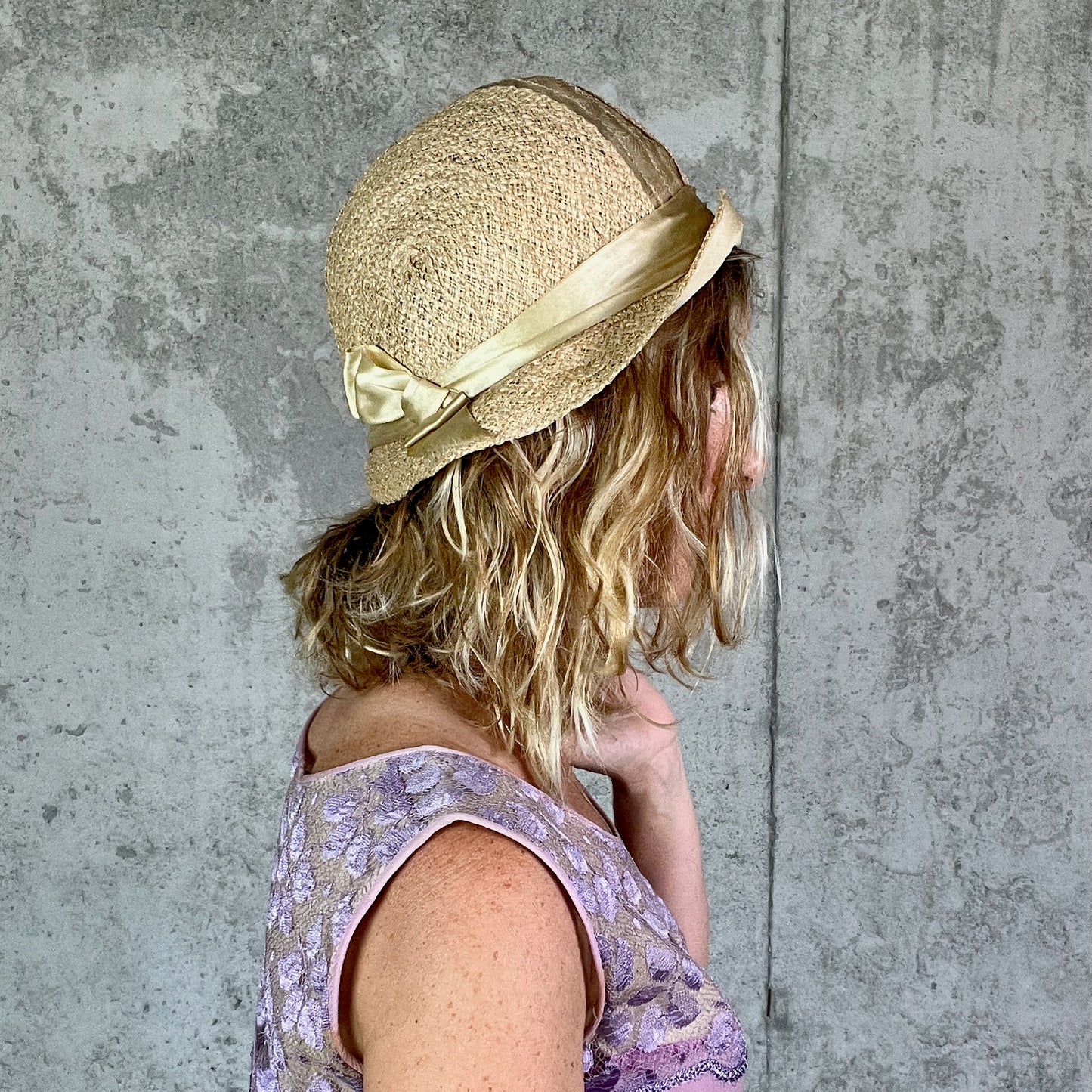 Vintage 1920s Straw & Horsehair Cloche Hat with Wide Upturned Brim and Velvet Flowers