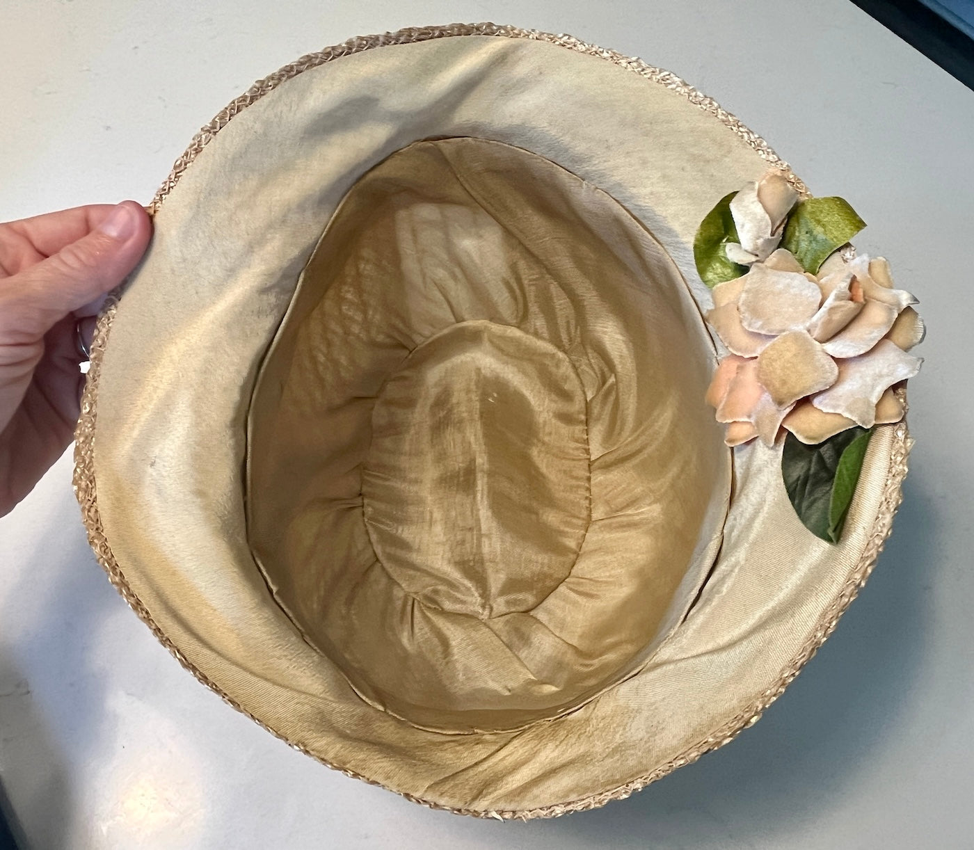 Vintage 1920s Straw & Horsehair Cloche Hat with Wide Upturned Brim and Velvet Flowers