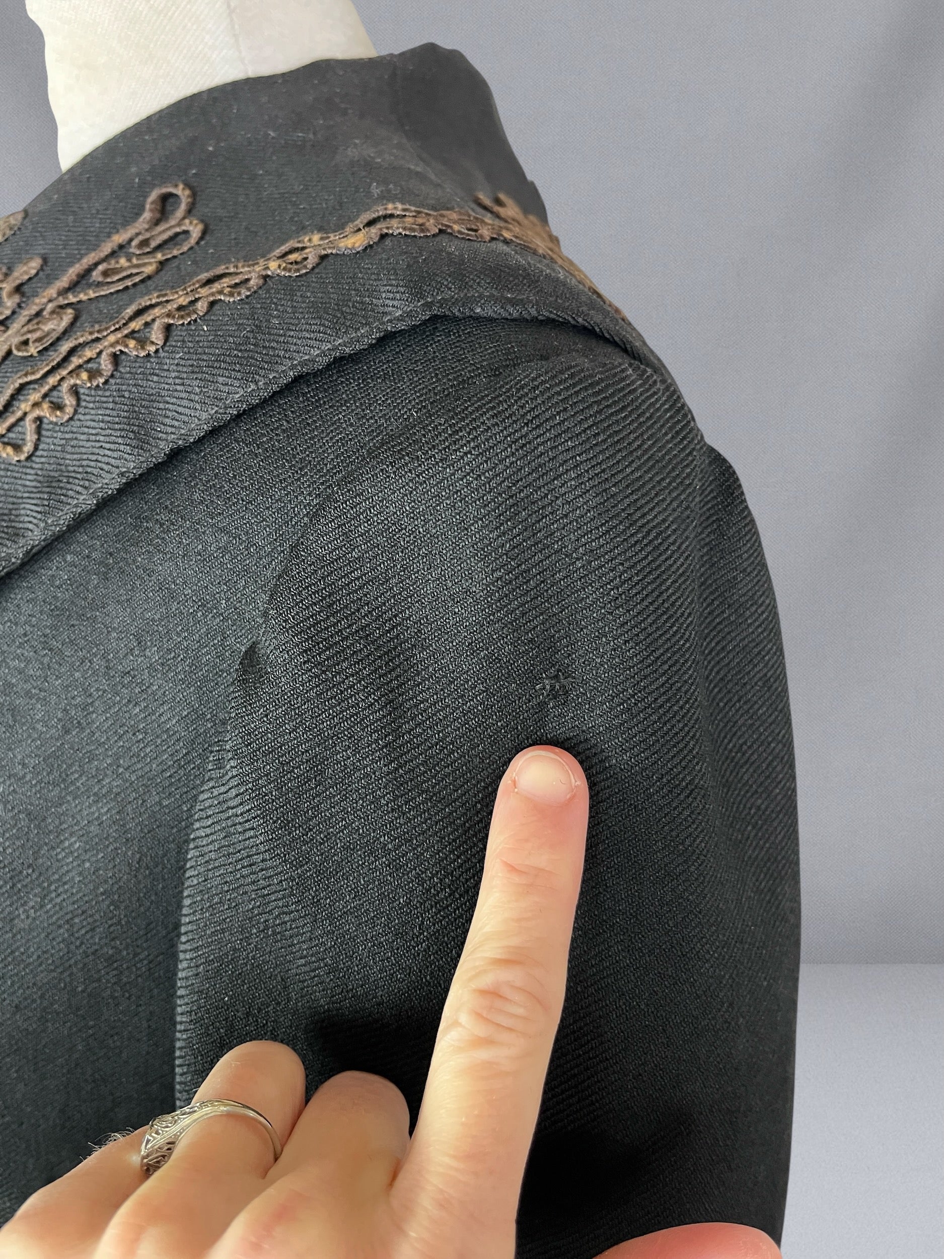 small darn at upper sleeve