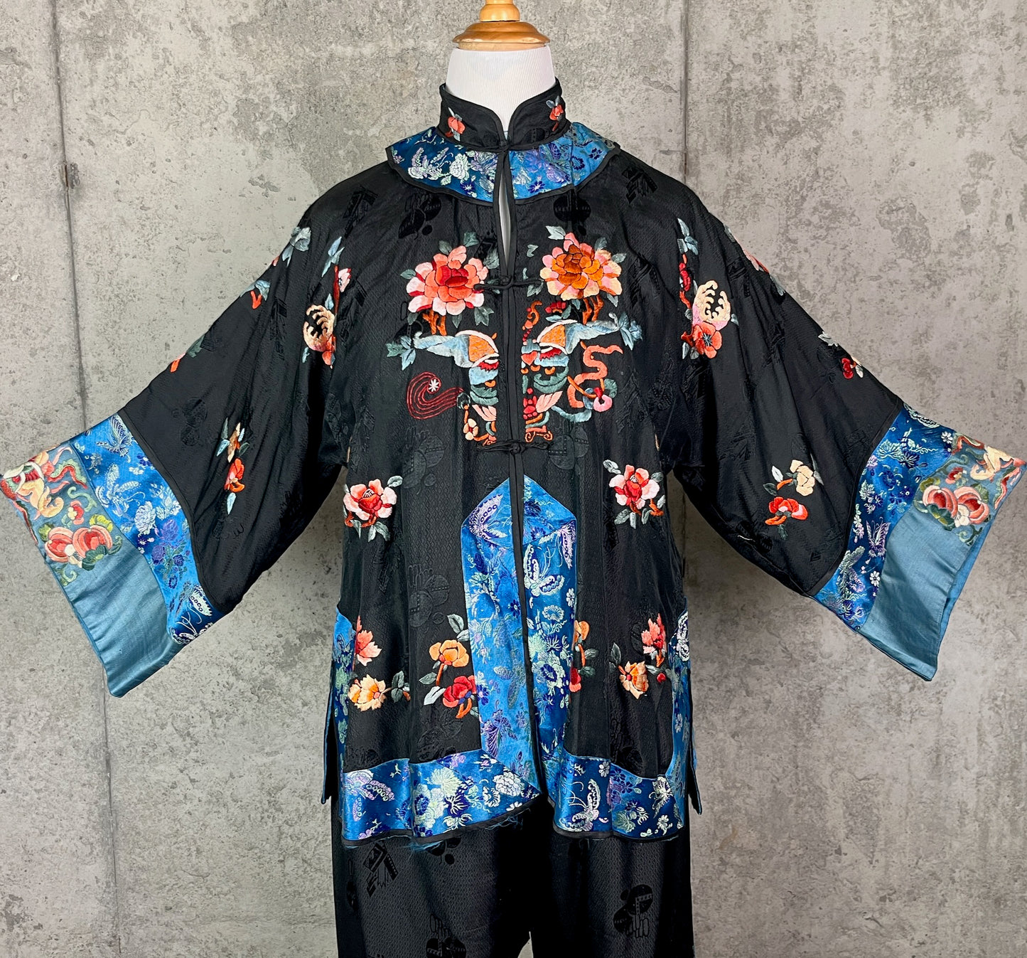 Vintage 1920s Chinese Export Hand Embroidered Silk Pajama Lounge Set, M/L - L