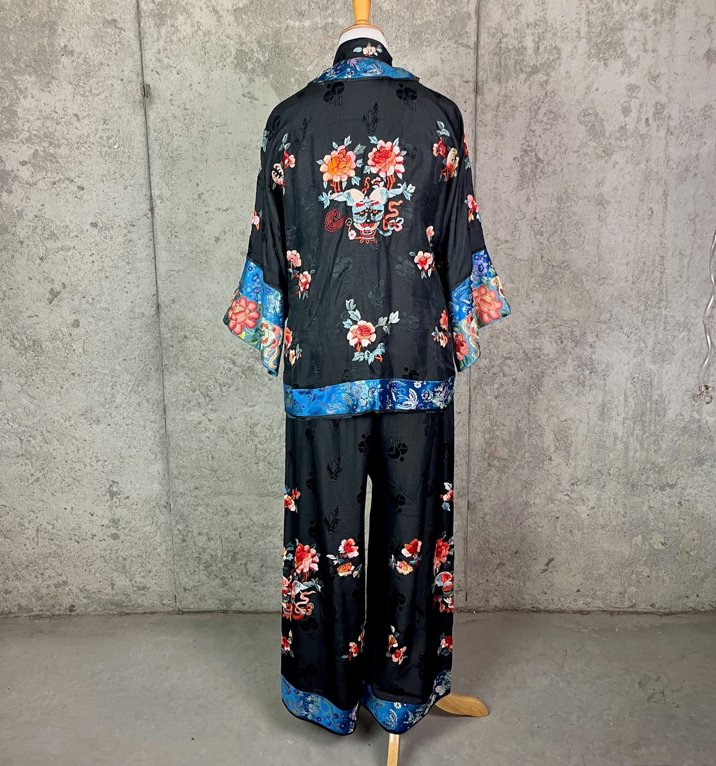 Vintage 1920s Chinese Export Hand Embroidered Silk Pajama Lounge Set, M/L - L