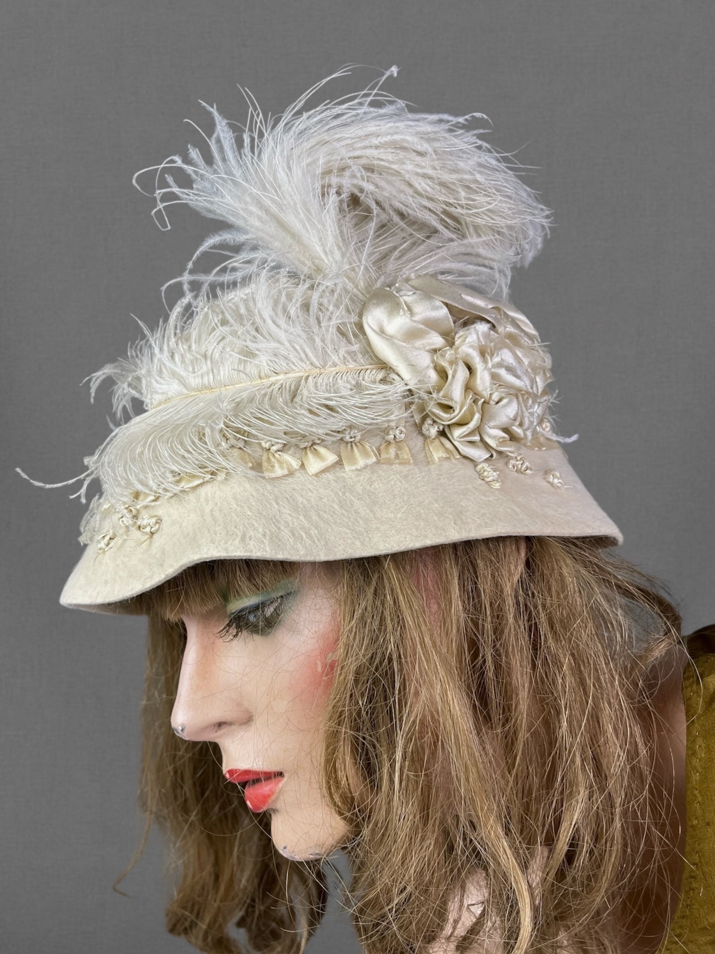 Antique Late 1910s Ivory Mohair Felt Hat with Ostrich Feather & Silk Ribbon Trim