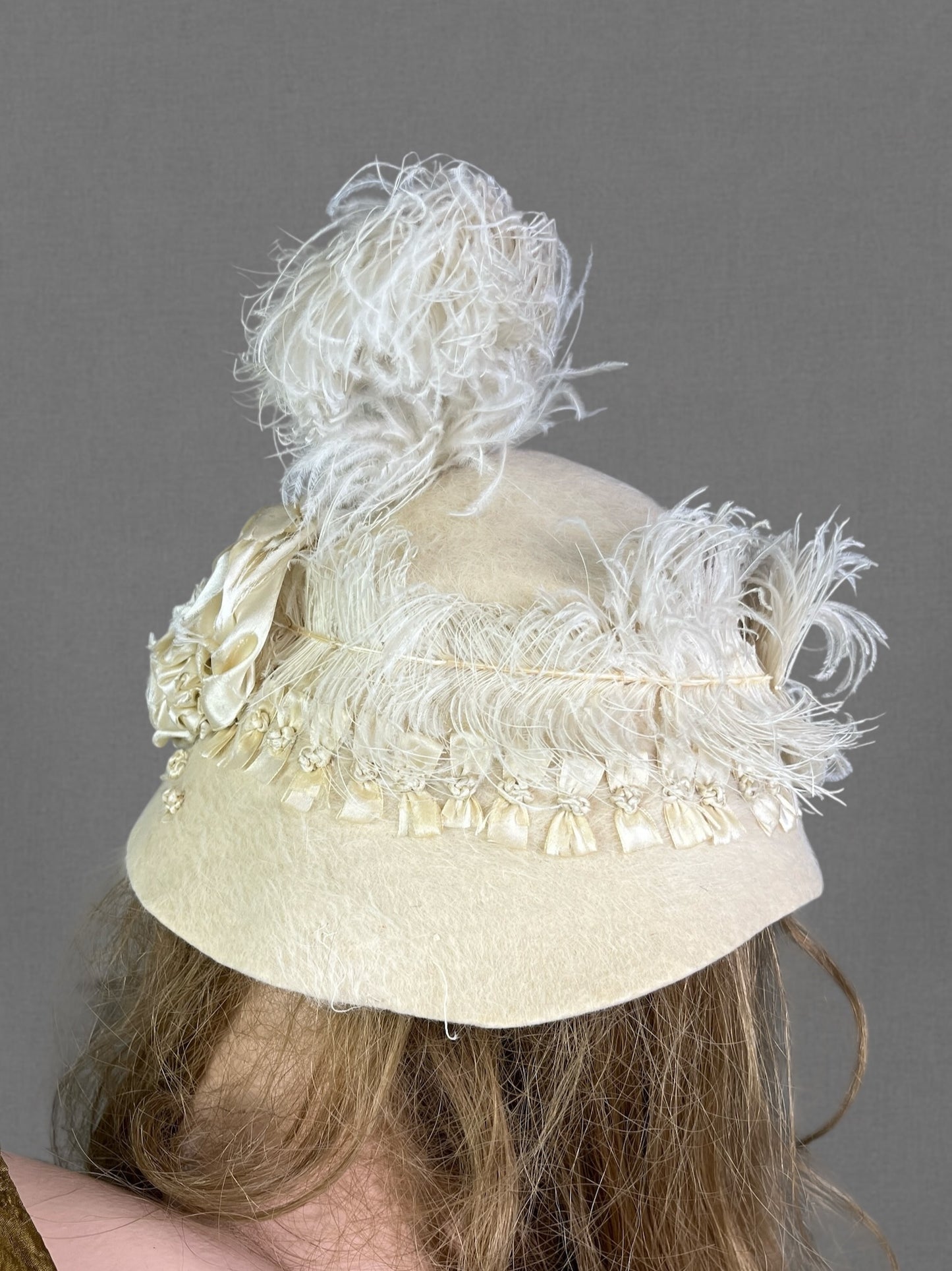 Antique Late 1910s Ivory Mohair Felt Hat with Ostrich Feather & Silk Ribbon Trim