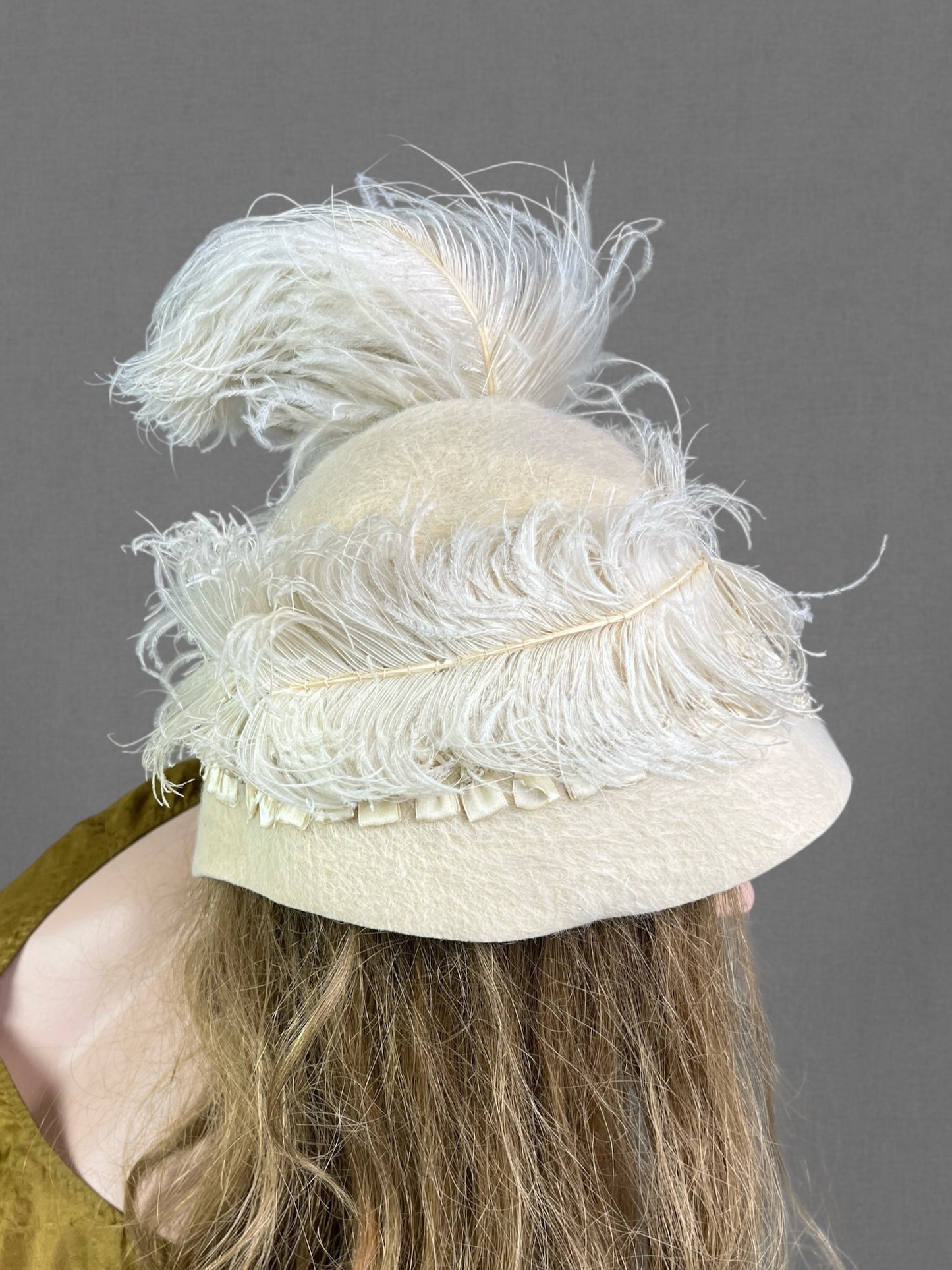 Antique Late 1910s Ivory Mohair Felt Hat with Ostrich Feather & Silk Ribbon Trim