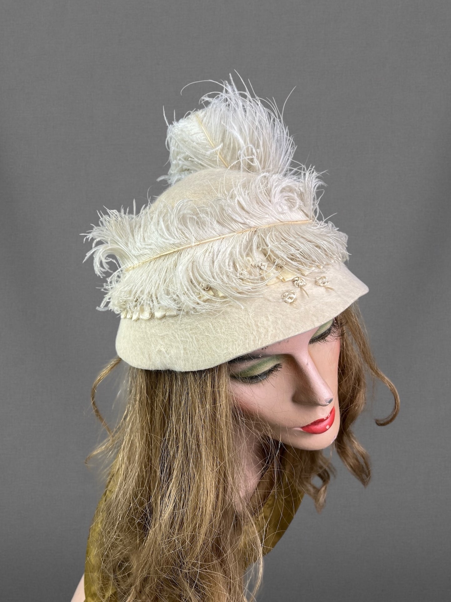 Antique Late 1910s Ivory Mohair Felt Hat with Ostrich Feather & Silk Ribbon Trim