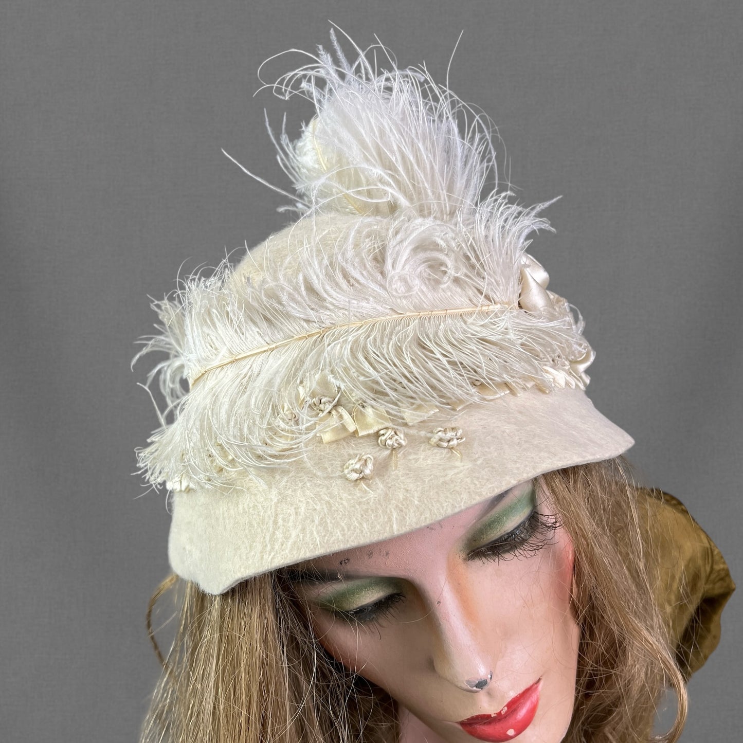 Antique Late 1910s Ivory Mohair Felt Hat with Ostrich Feather & Silk Ribbon Trim