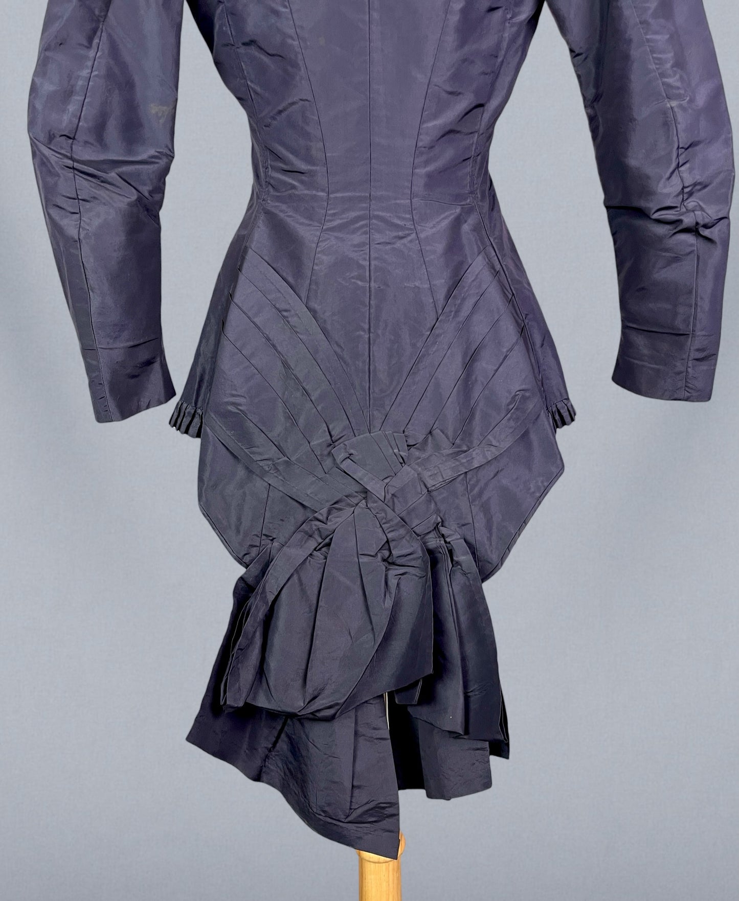 Antique Late 1880s Bustle-Era Purple Silk Taffeta Bodice Jacket with Sculptural Bow Back, XS