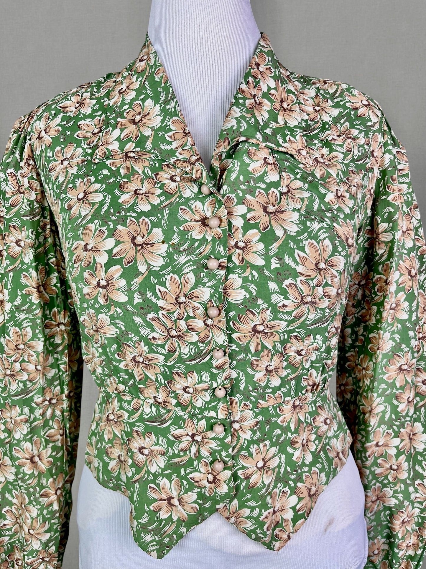 Vintage Late 1930s to Early 1940s Rayon Floral Blouse with Pointed Waist, M - L