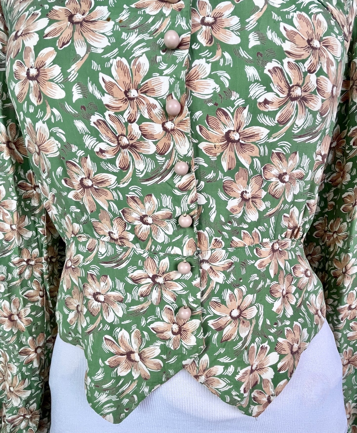 Vintage Late 1930s to Early 1940s Rayon Floral Blouse with Pointed Waist, M - L