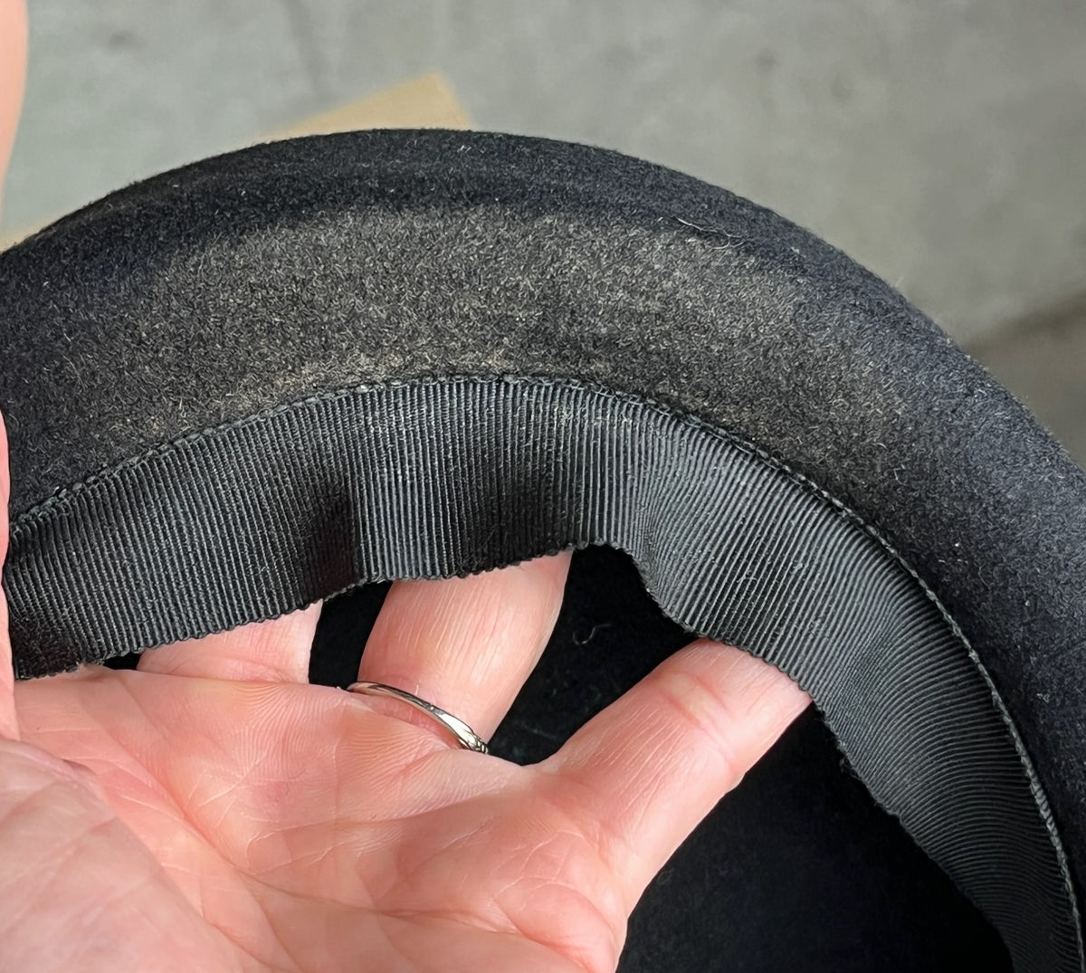 Vintage 1940s Black Felted Wool Sculptural Fan Pleated Topper Hat