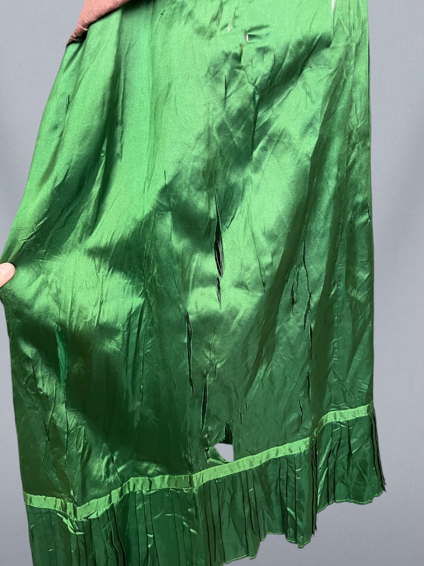 Antique Edwardian 1900s Taupe Textured Silk Dress with Brown Velvet, Cream Lace & Emerald Green Trim, XS