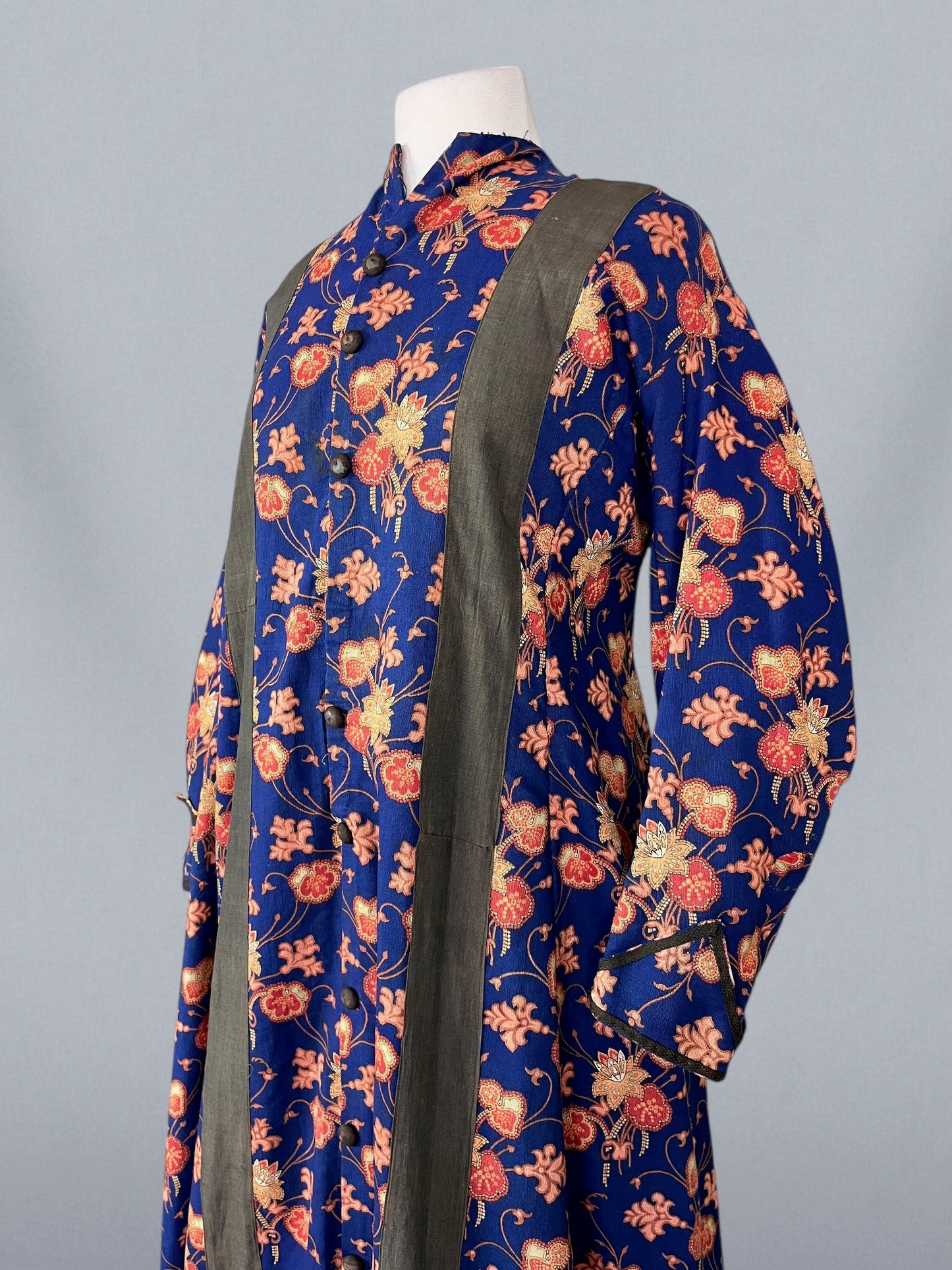 Antique Victorian 1860s–1870s Wool Challis Day Dress, Blue Floral Print, Dropped Shoulder Construction, Large