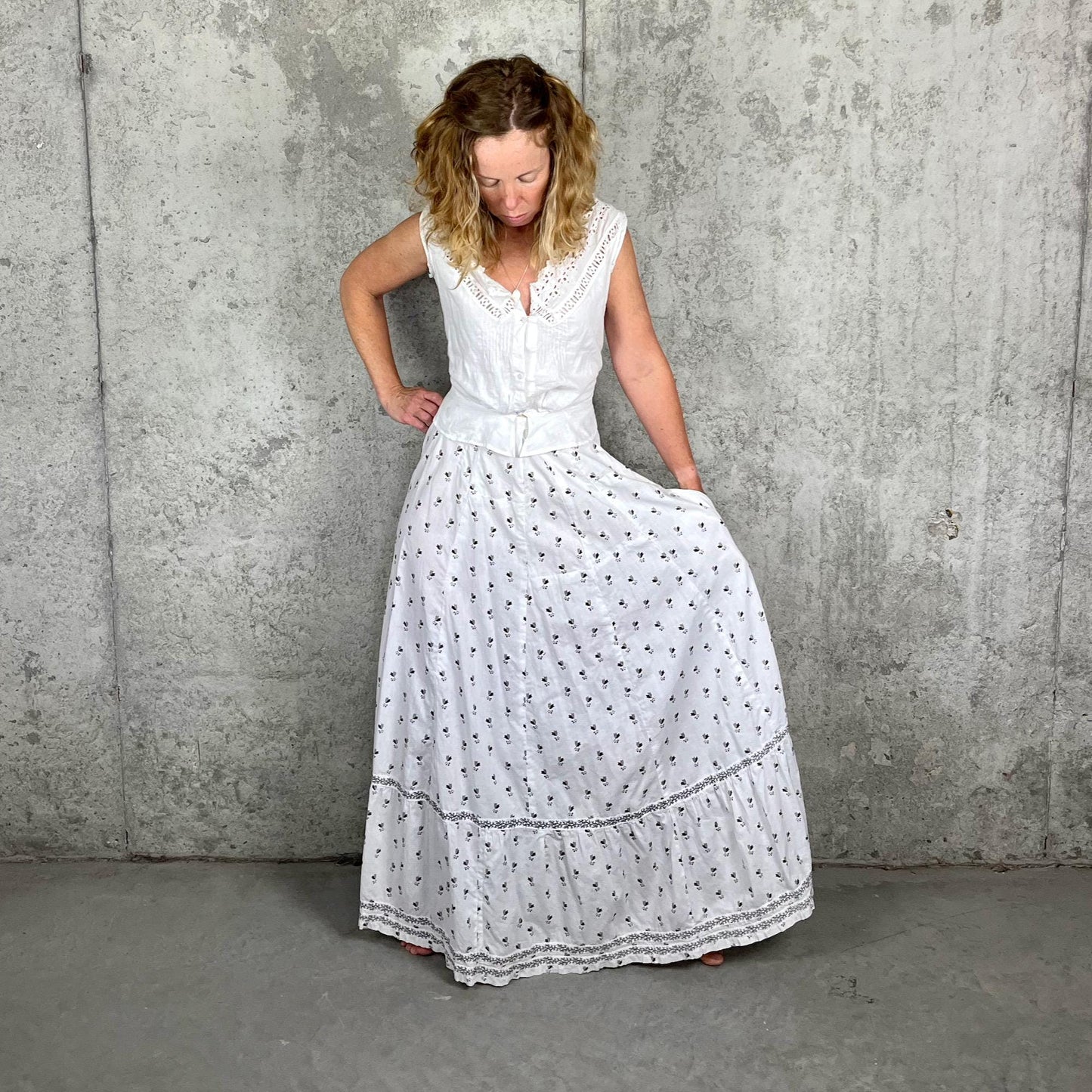 Antique 1900s Edwardian Floral Cotton Walking Skirt, Black & Gray Tulip Print, XS–S