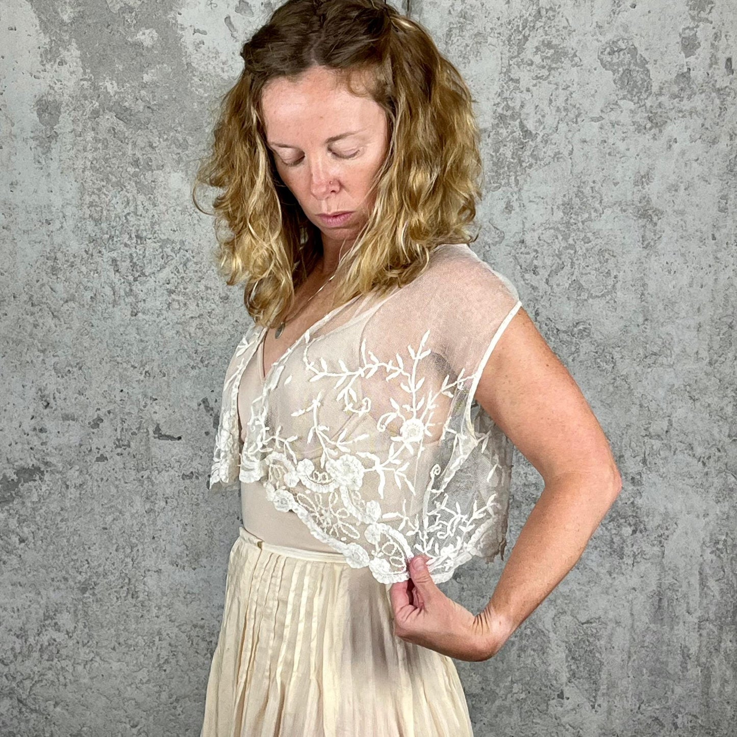 Antique 1900s Edwardian Embroidered Net Lace Top, Sheer Sleeveless Floral Bridal Layer