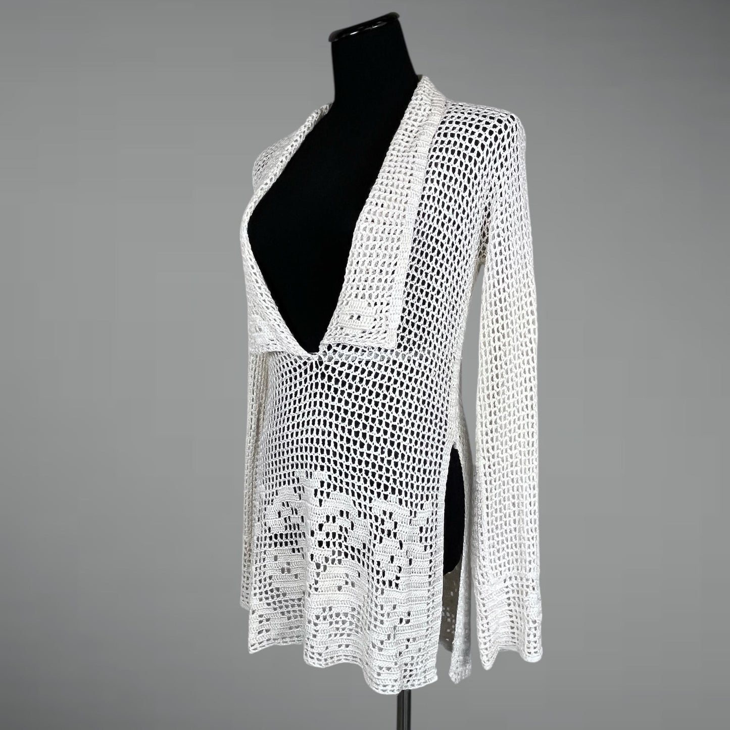 Antique 1920s Hand Crochet Filet Lace Tunic Sweater, Deep-V Openwork, Wool Rayon, M–L